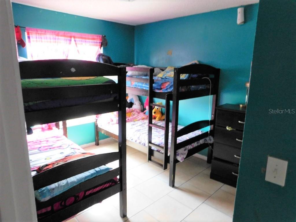 TB8549578 Property Photo 33