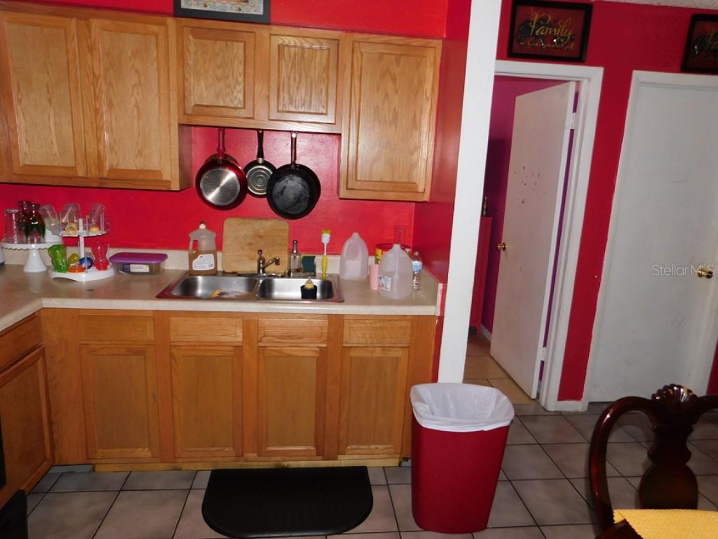 TB8549578 Property Photo 35