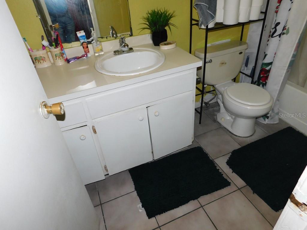 TB8549578 Property Photo 36