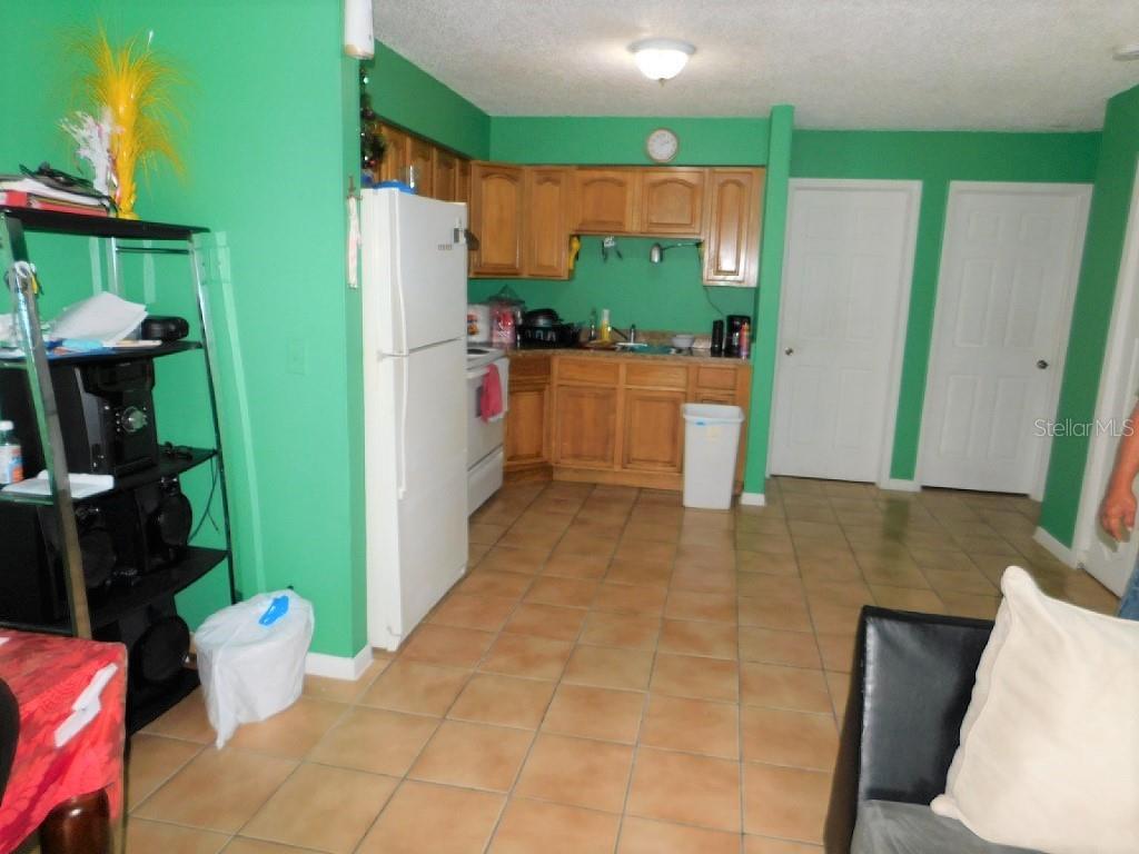 TB8549578 Property Photo 38