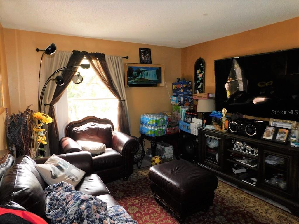 TB8549578 Property Photo 42