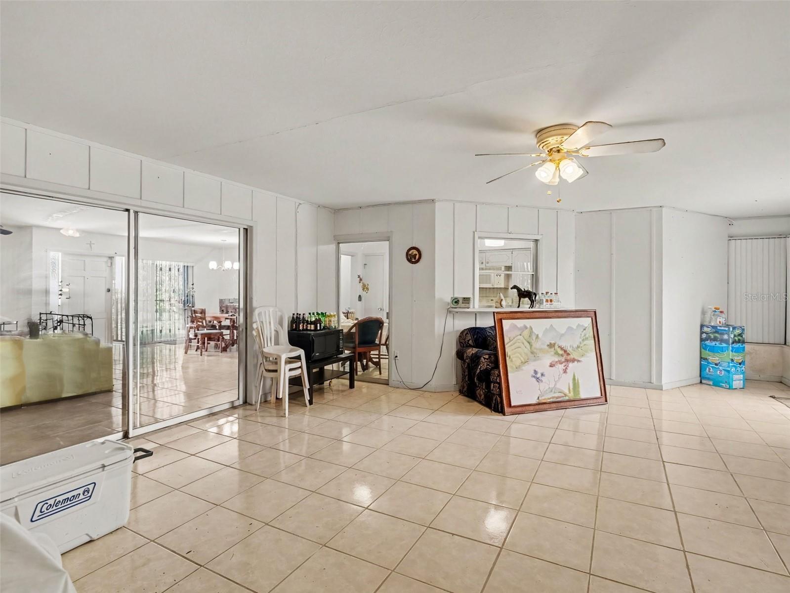 562 E Tarpon Blvd Nw Property Photo 8