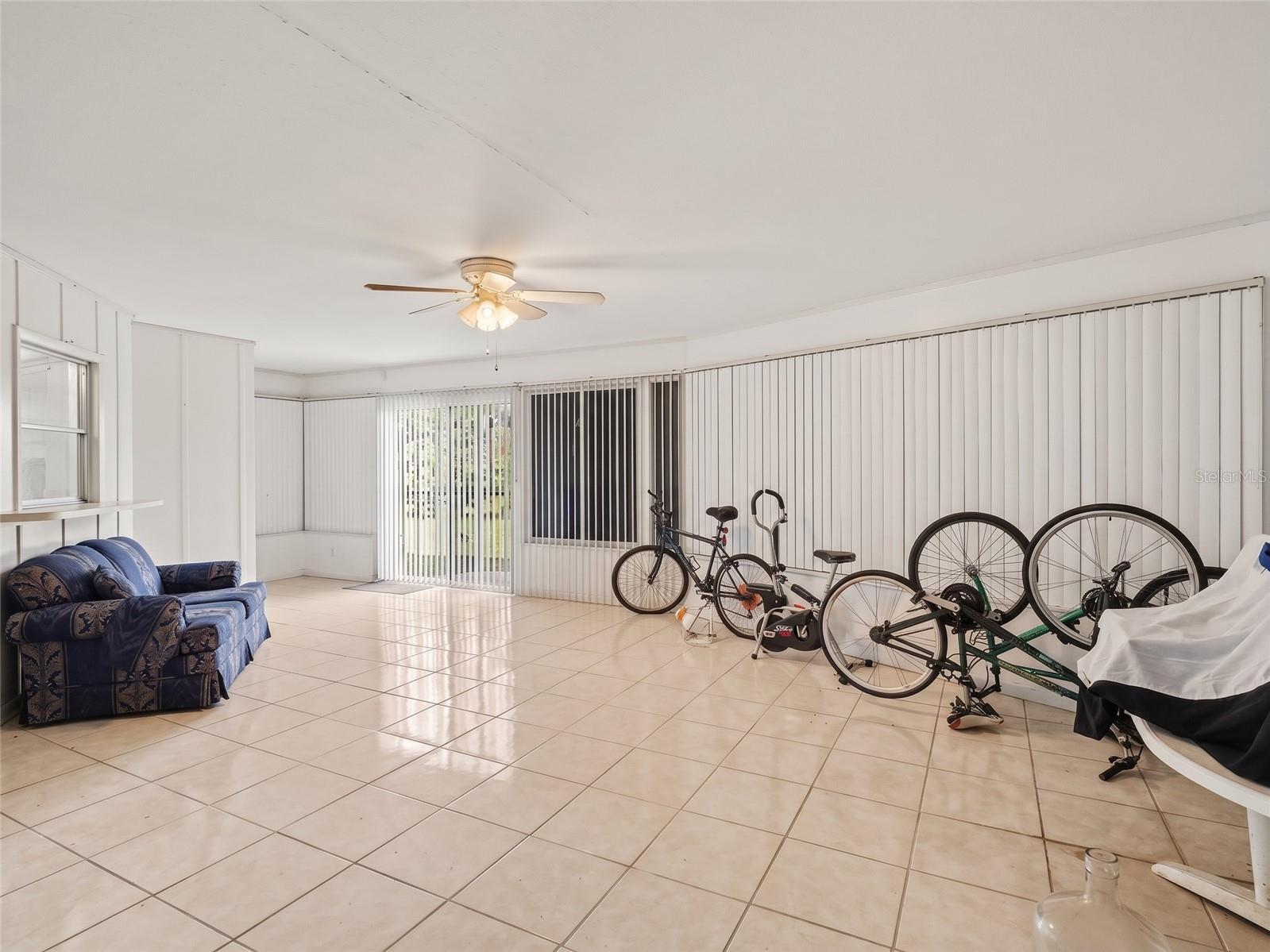 562 E Tarpon Blvd Nw Property Photo 9