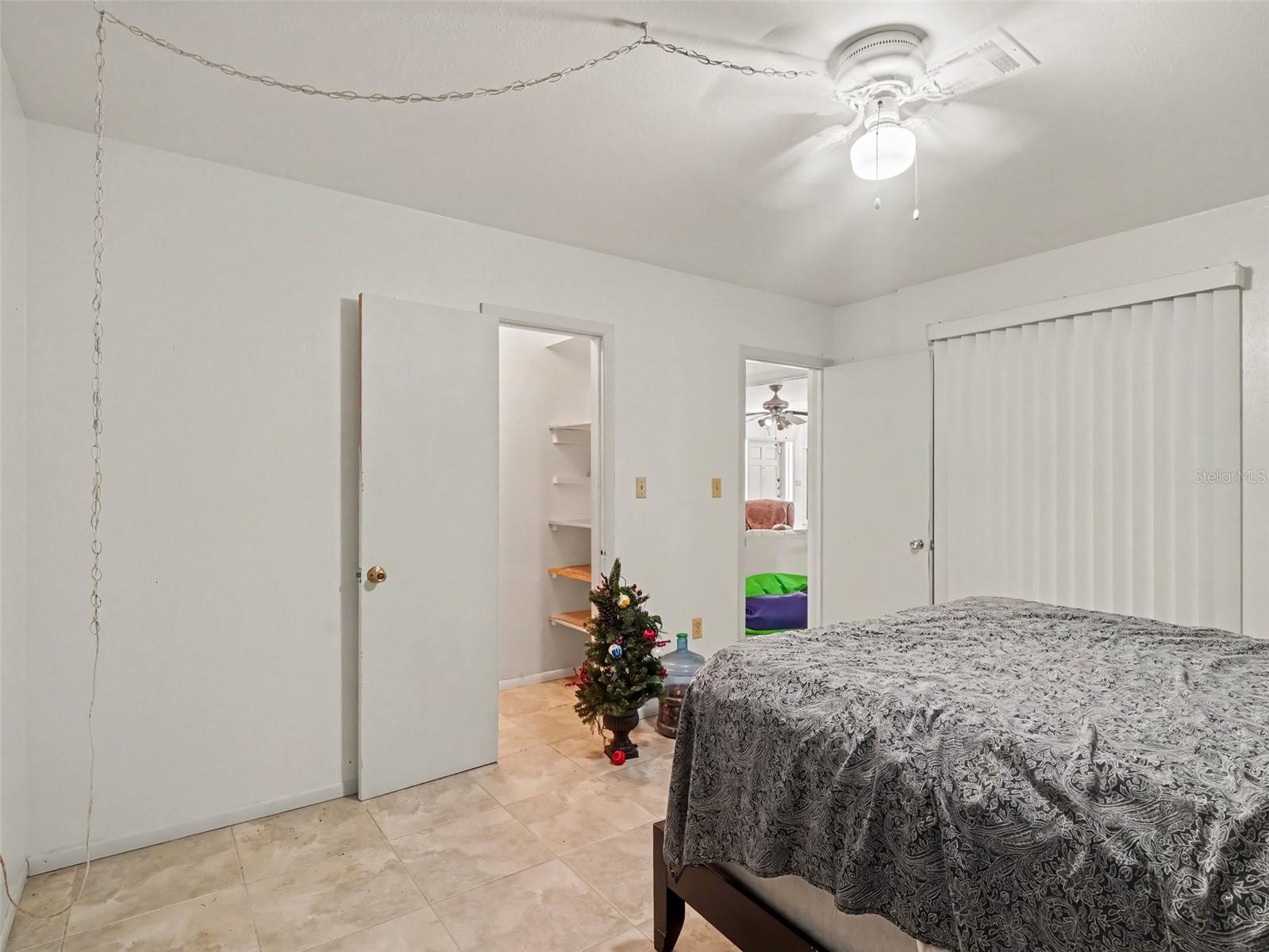 562 E Tarpon Blvd Nw Property Photo 12