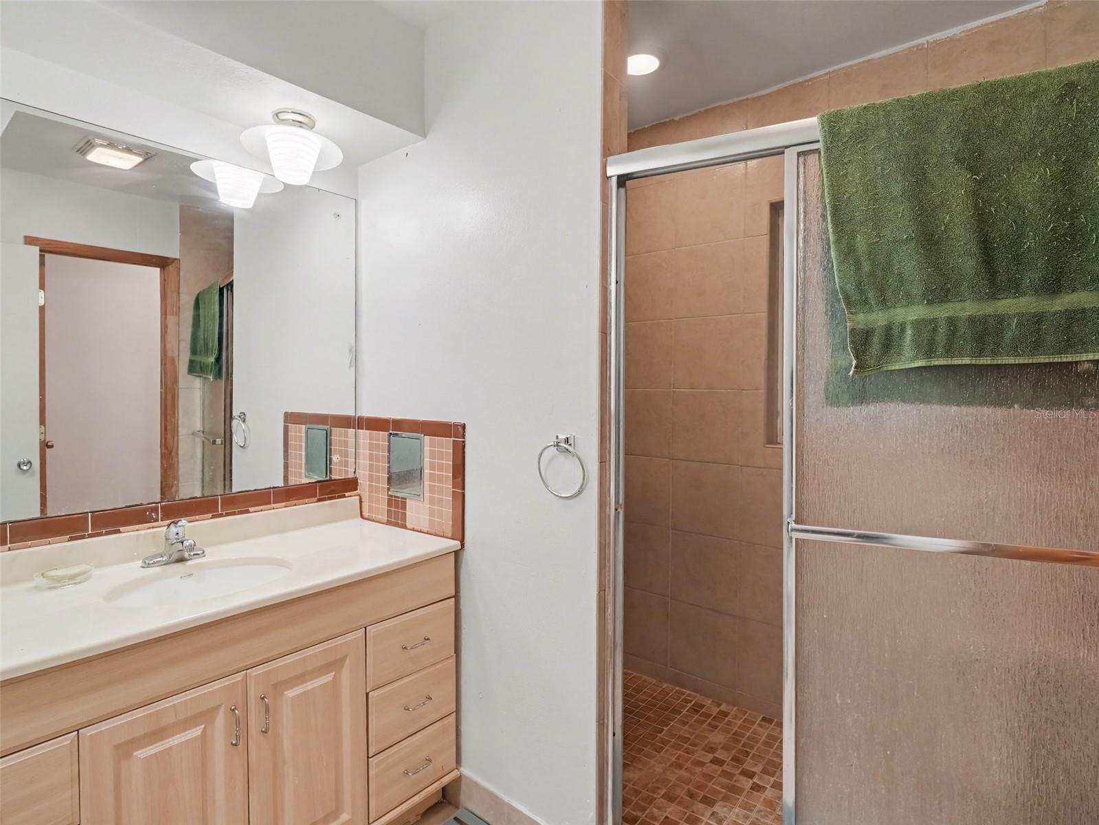 562 E Tarpon Blvd Nw Property Photo 16