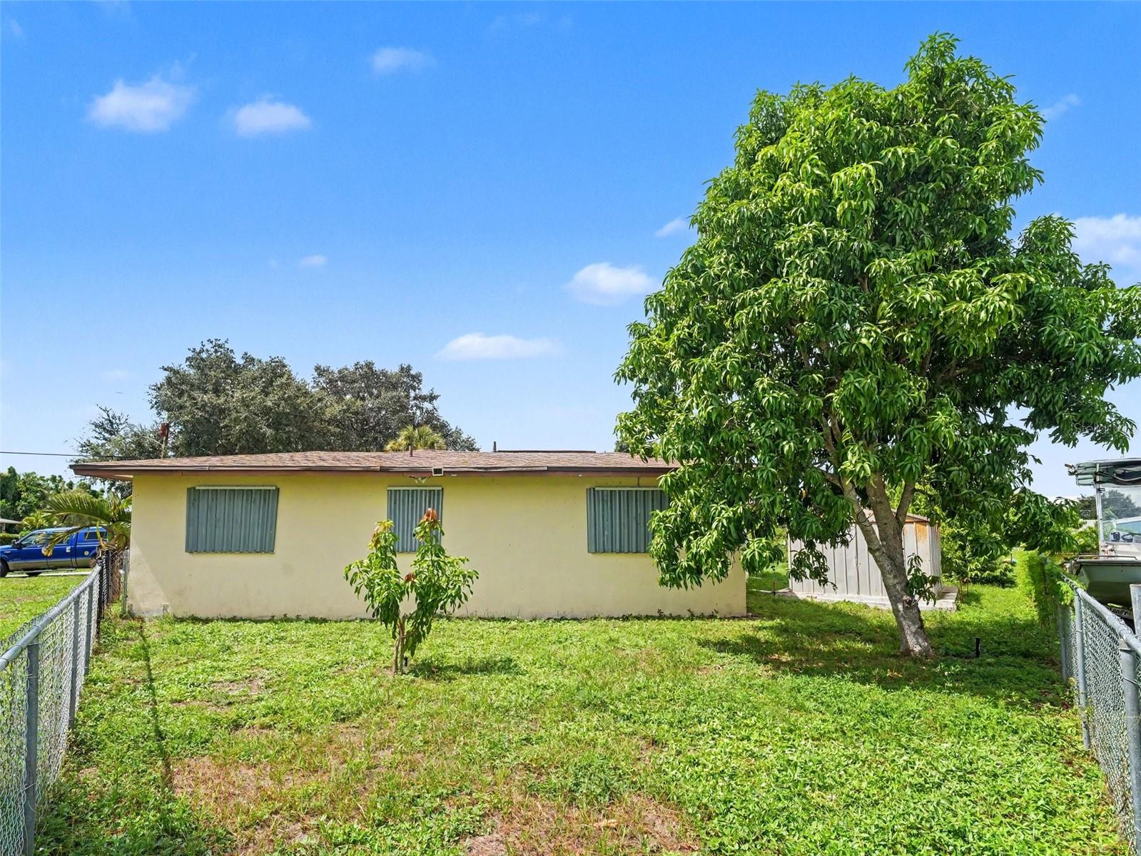 562 E Tarpon Blvd Nw Property Photo 23
