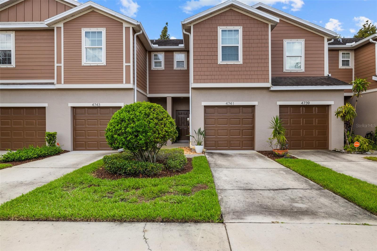 4741 White Sanderling Ct Property Photo 4