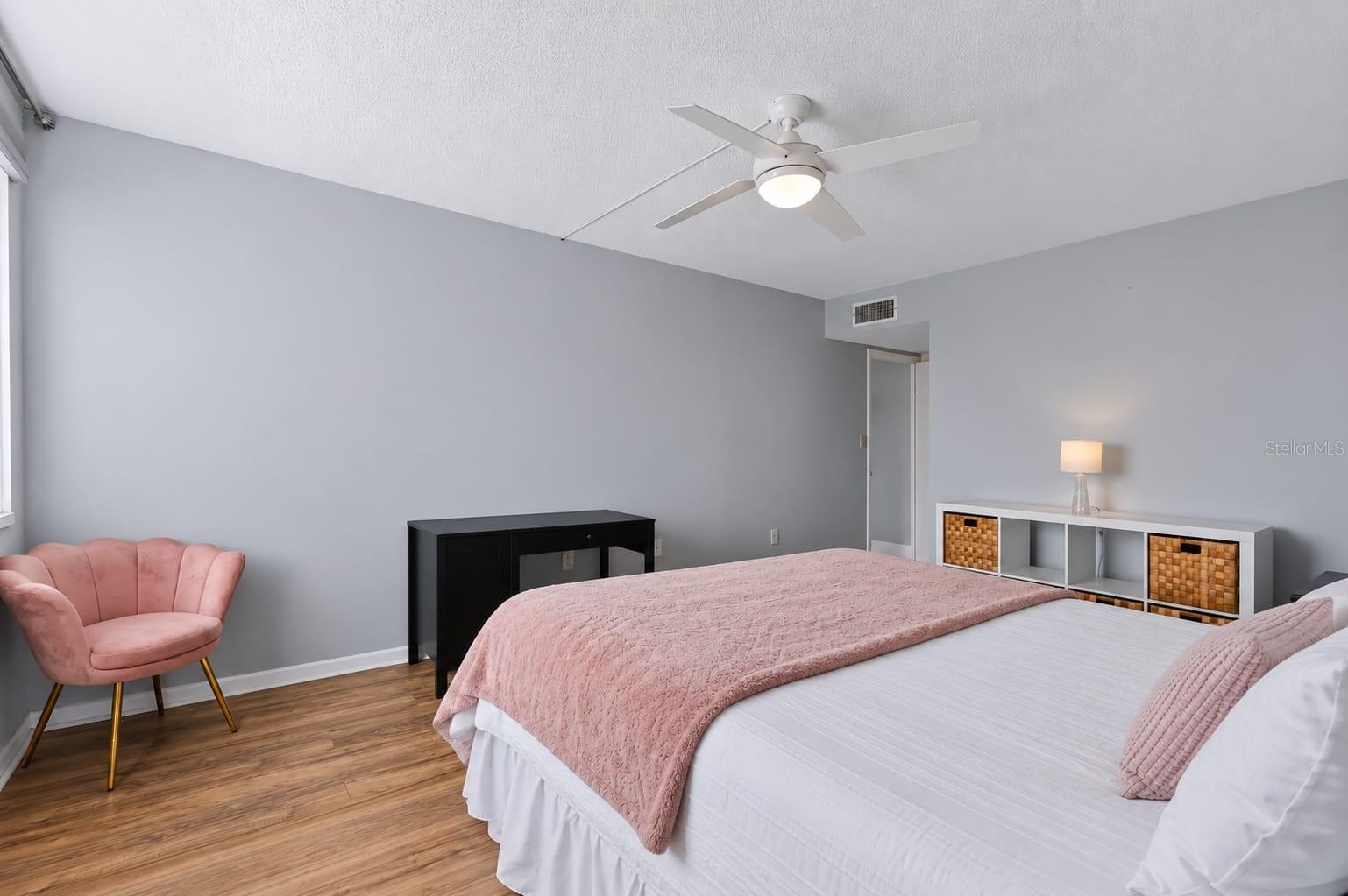644 Island Way #406 Property Photo 16