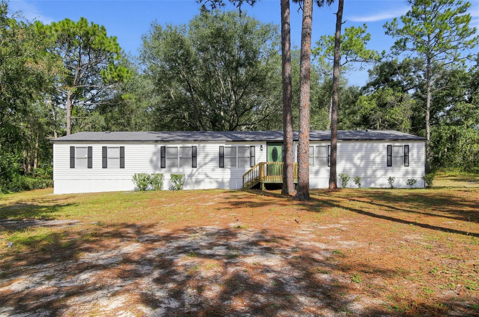 124 Hour Glass Cir Property Photo 1