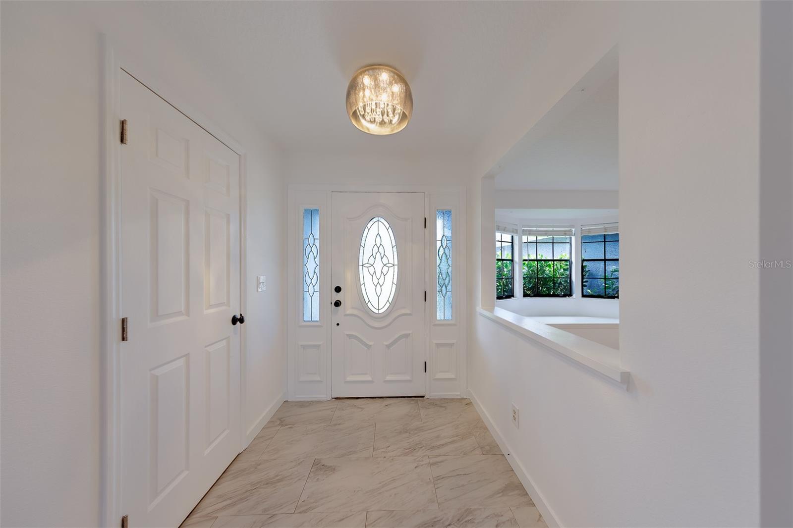 2709 Winding Way Property Photo 4
