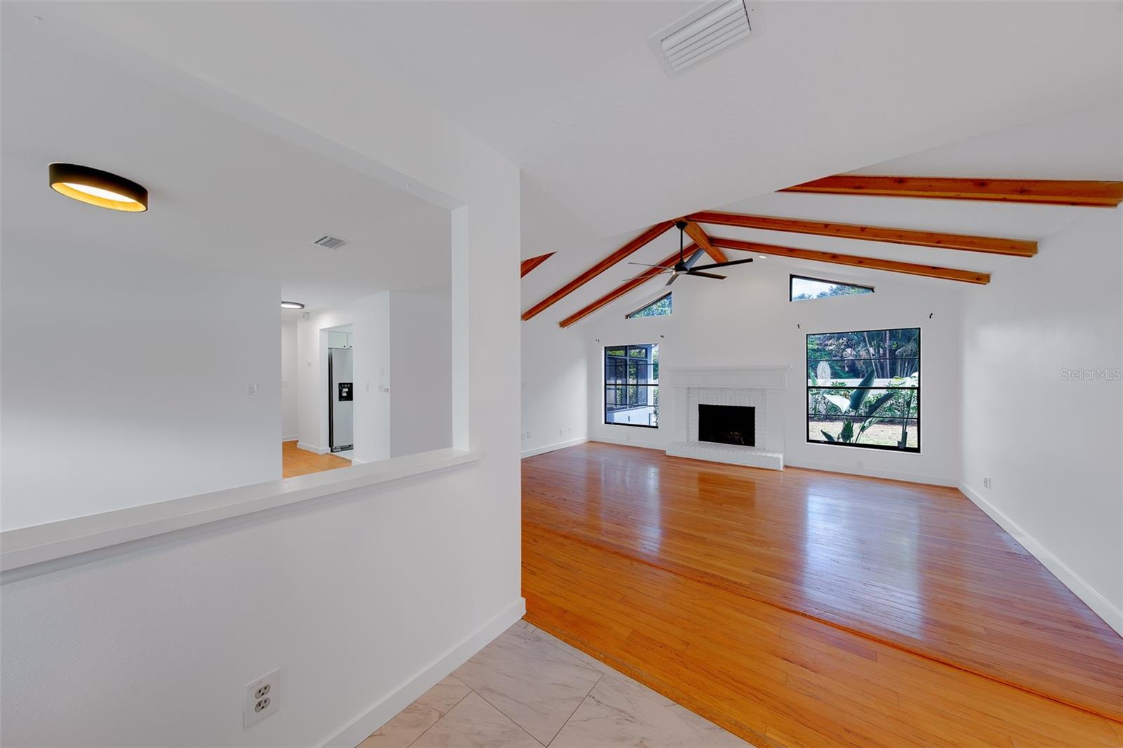 2709 Winding Way Property Photo 5