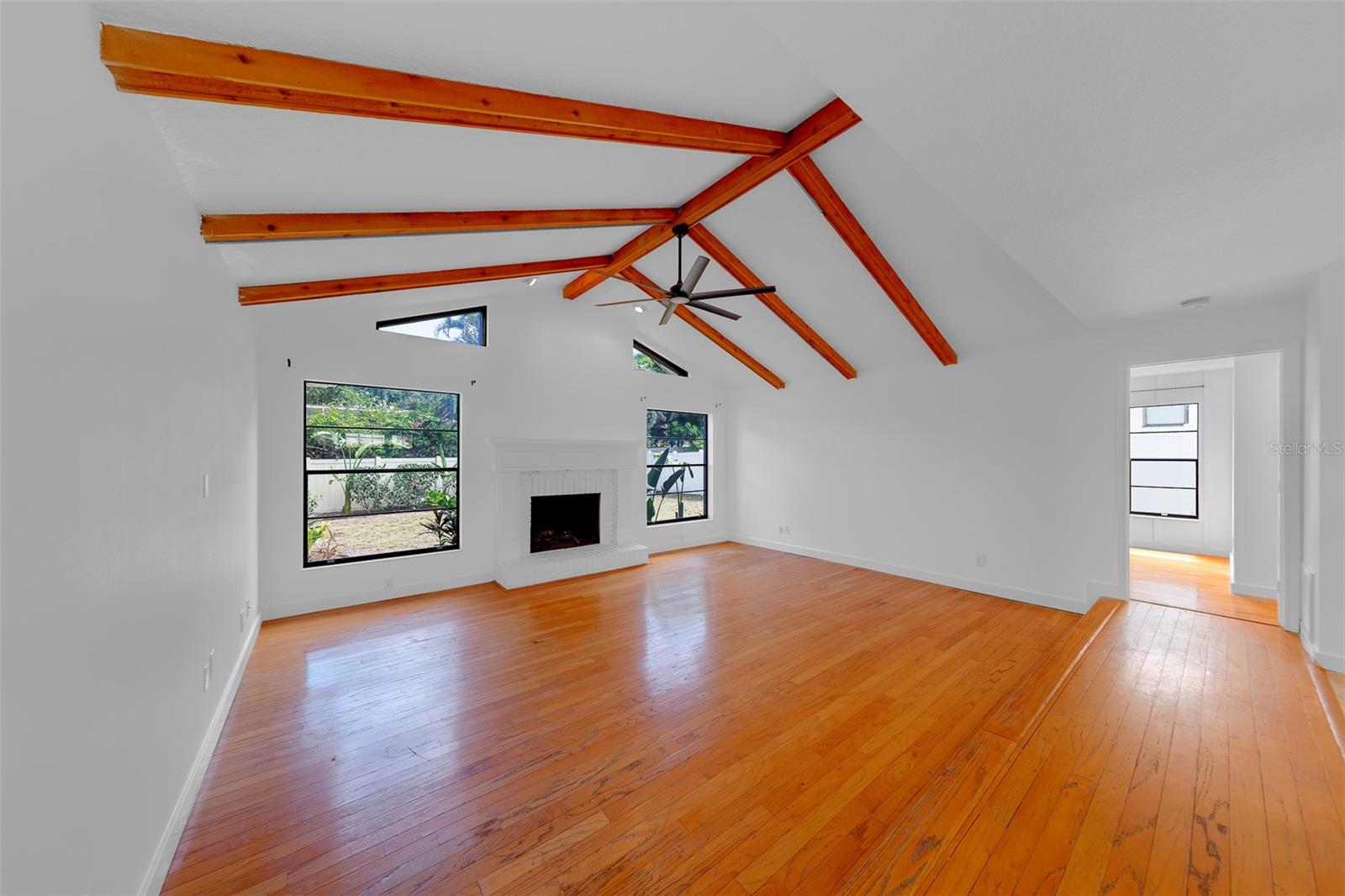 2709 Winding Way Property Photo 8