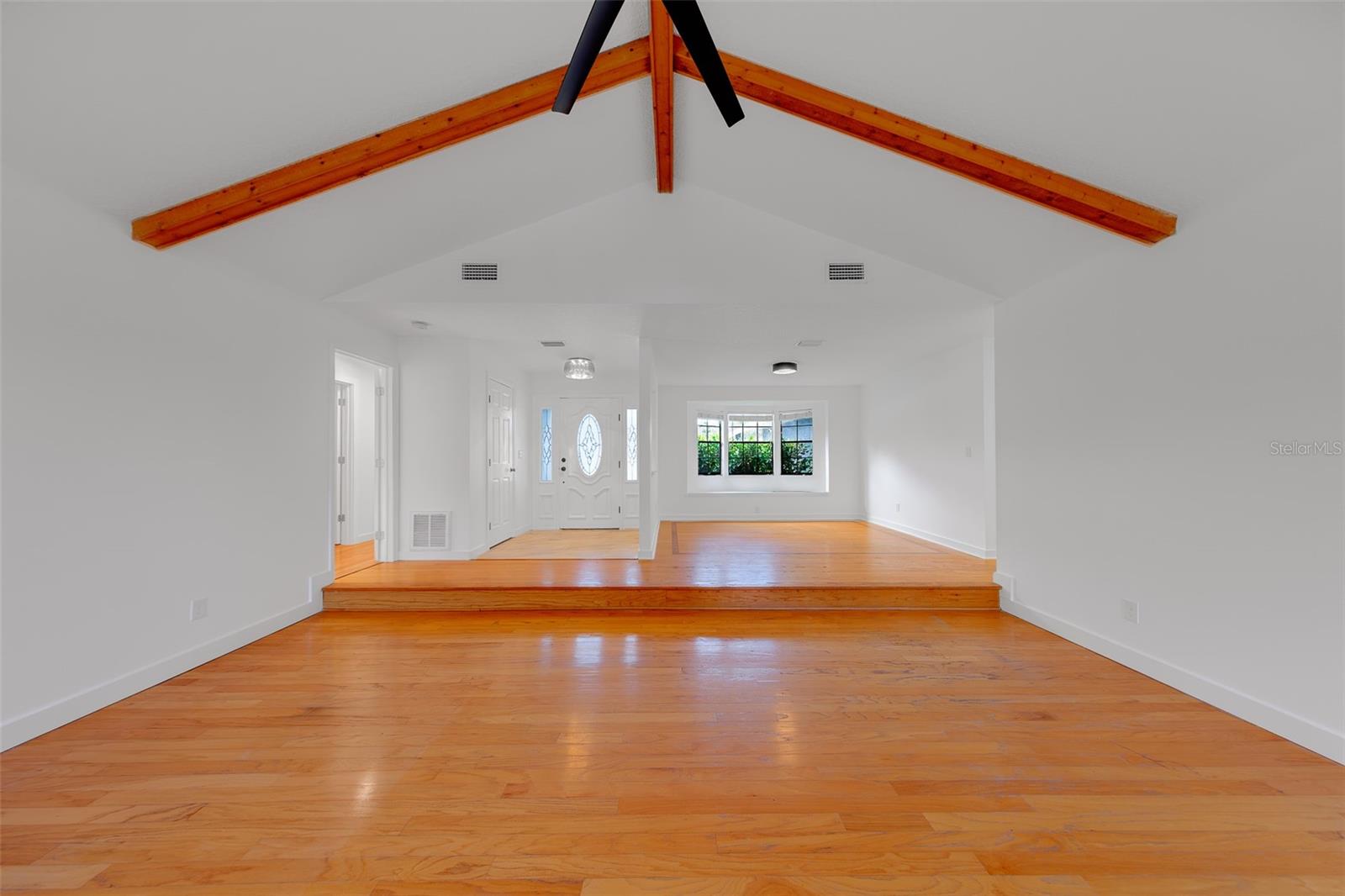 2709 Winding Way Property Photo 9