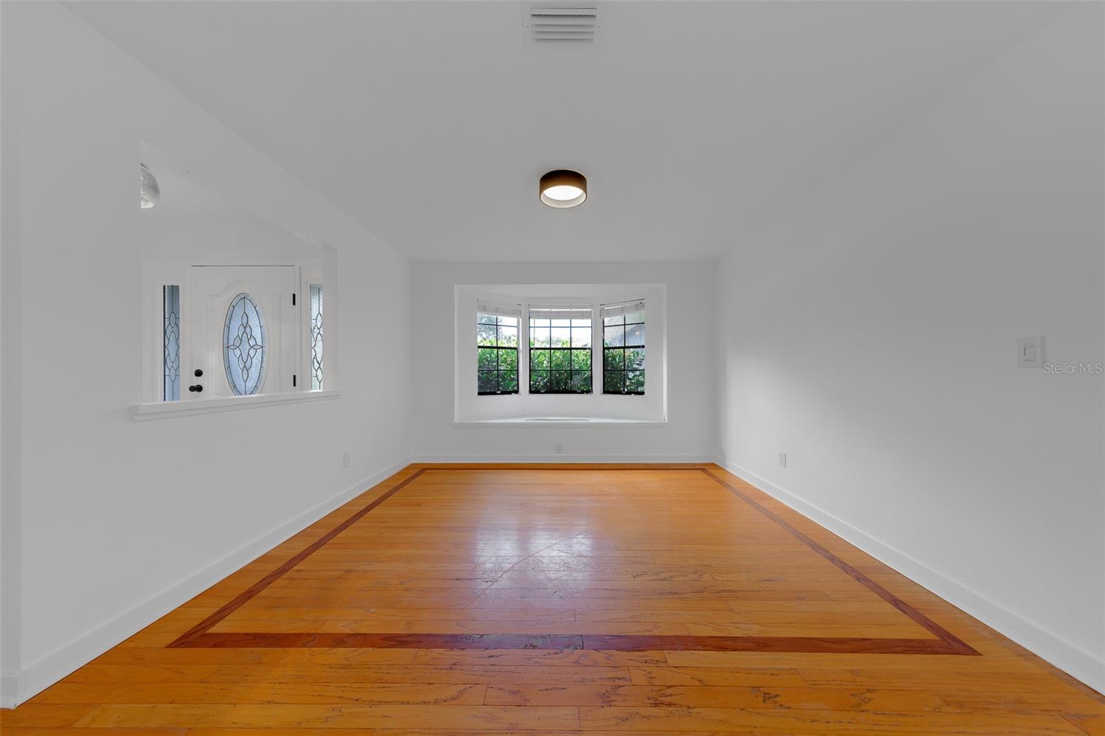 2709 Winding Way Property Photo 12