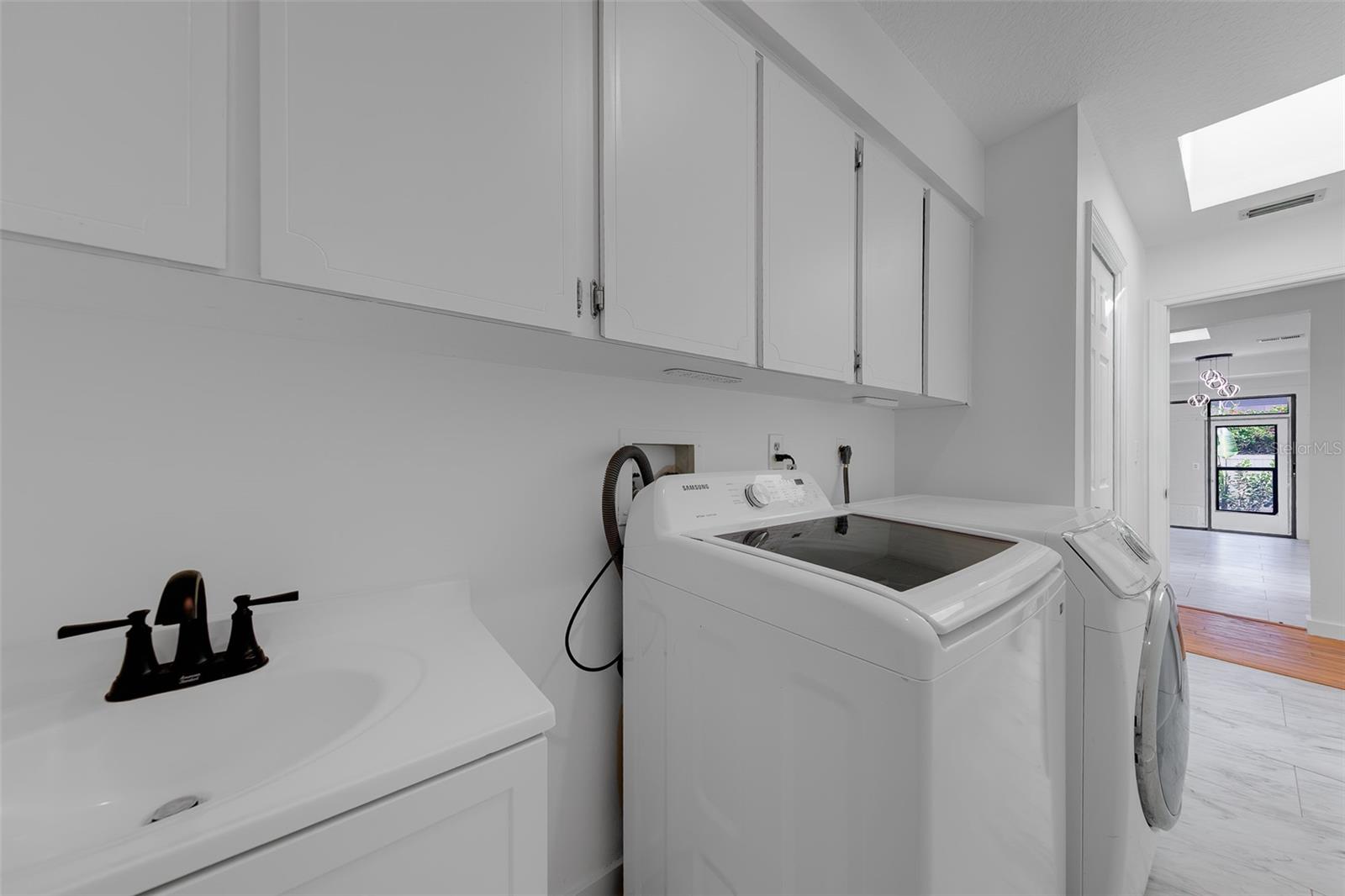 2709 Winding Way Property Photo 28