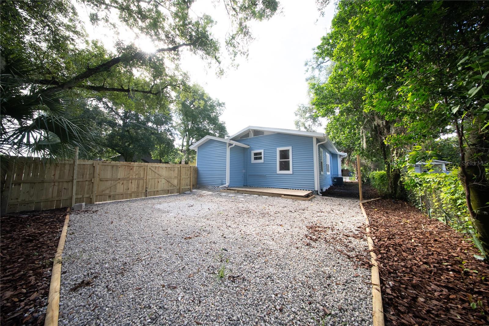 922 E Ida St Property Photo 5