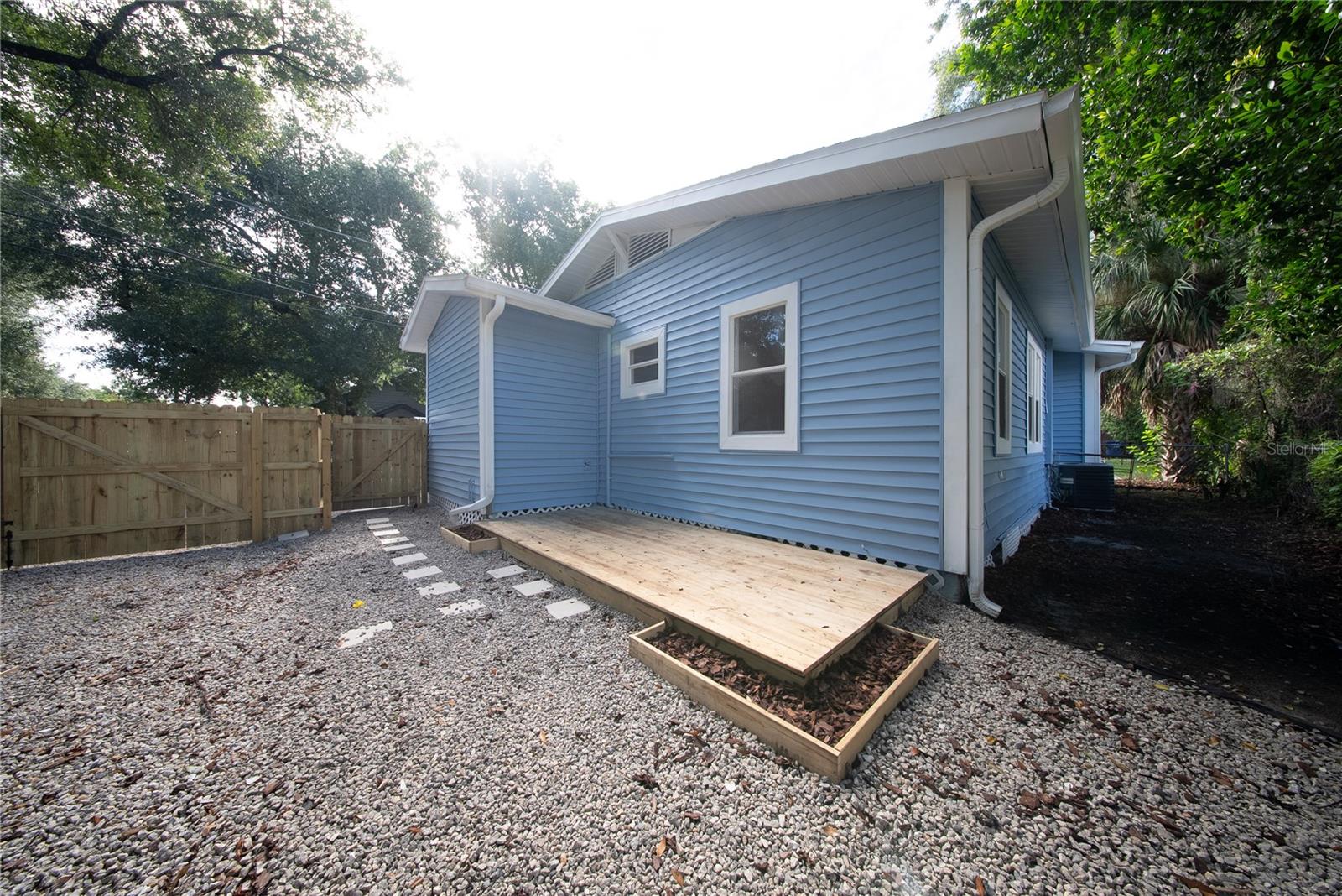 922 E Ida St Property Photo 7