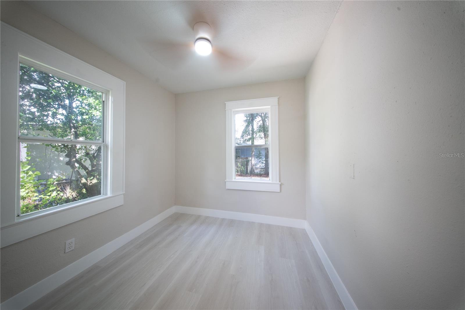 922 E Ida St Property Photo 31