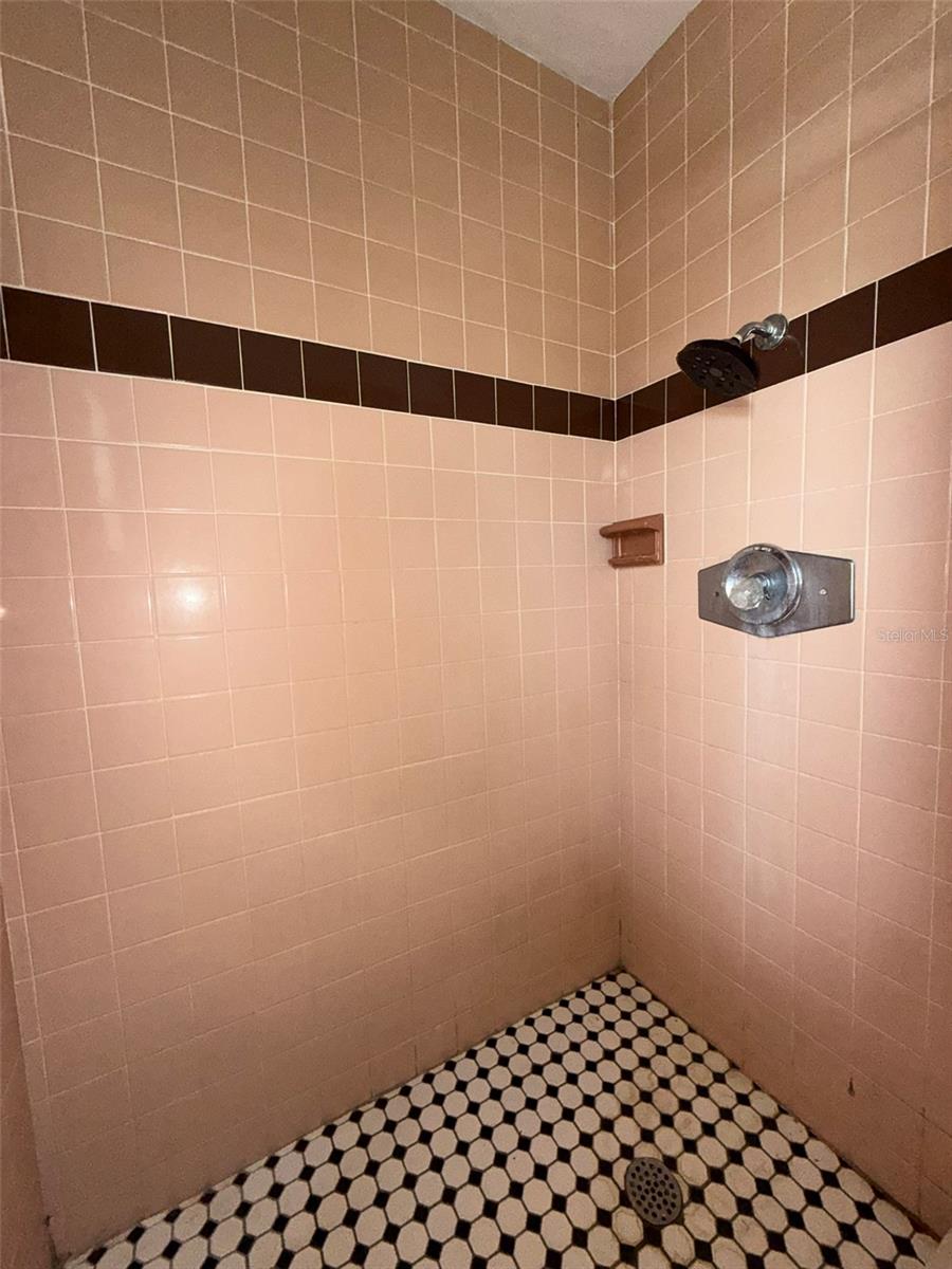 2400 25th St N #a Property Photo 10