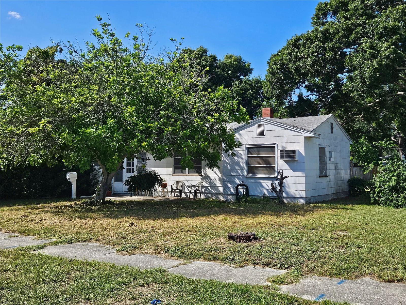 4609 16th Ave N Property Photo 2