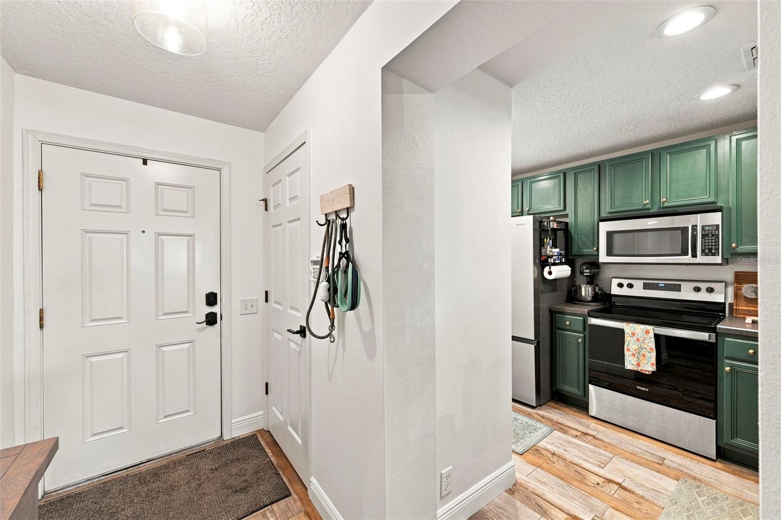 2011 Sea Front Ct Property Photo 7
