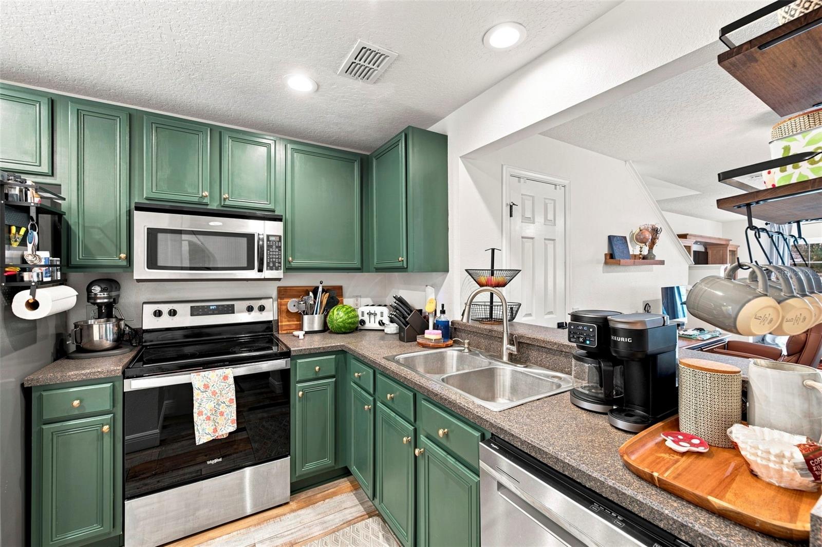 2011 Sea Front Ct Property Photo 9