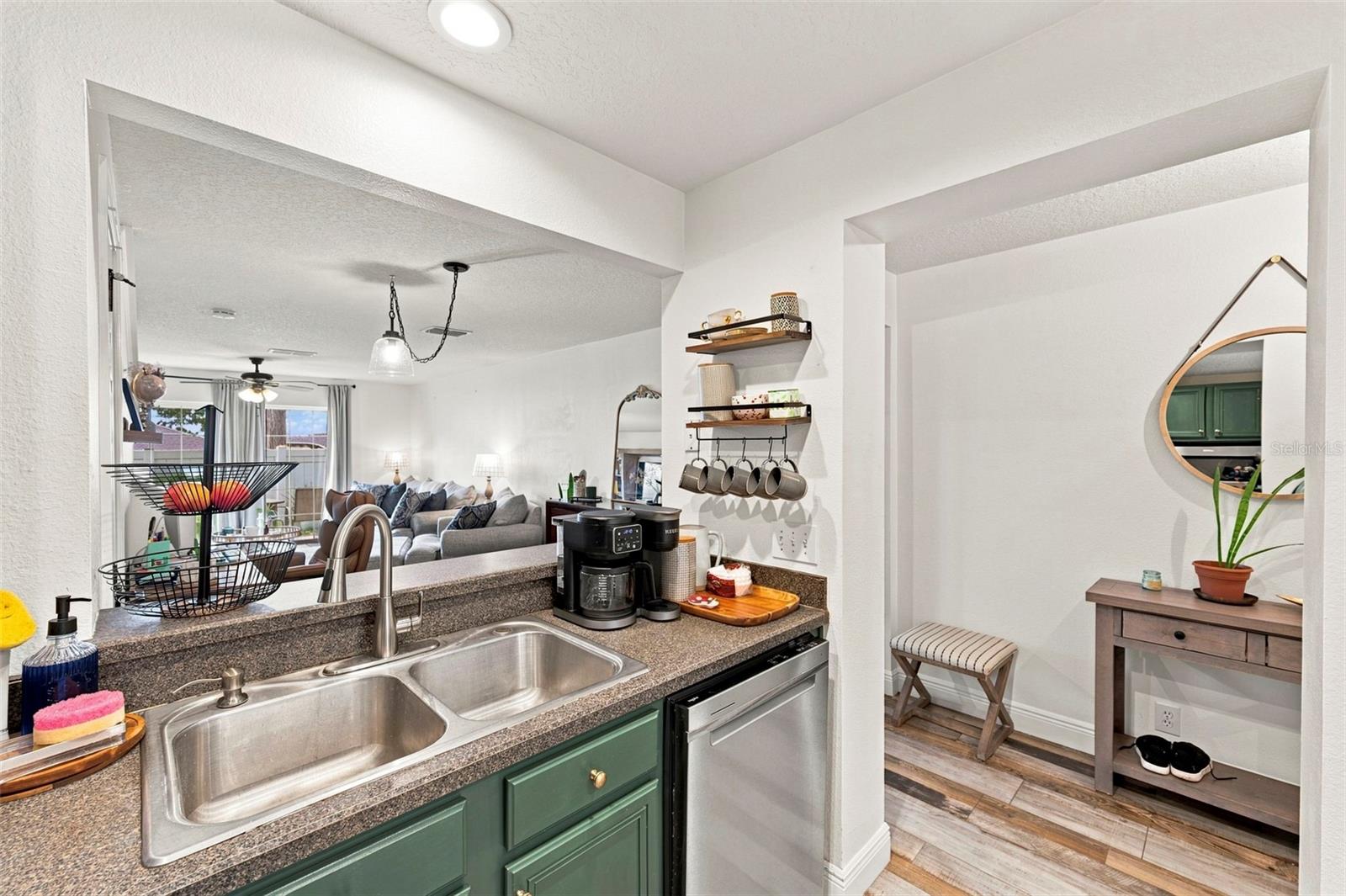2011 Sea Front Ct Property Photo 10