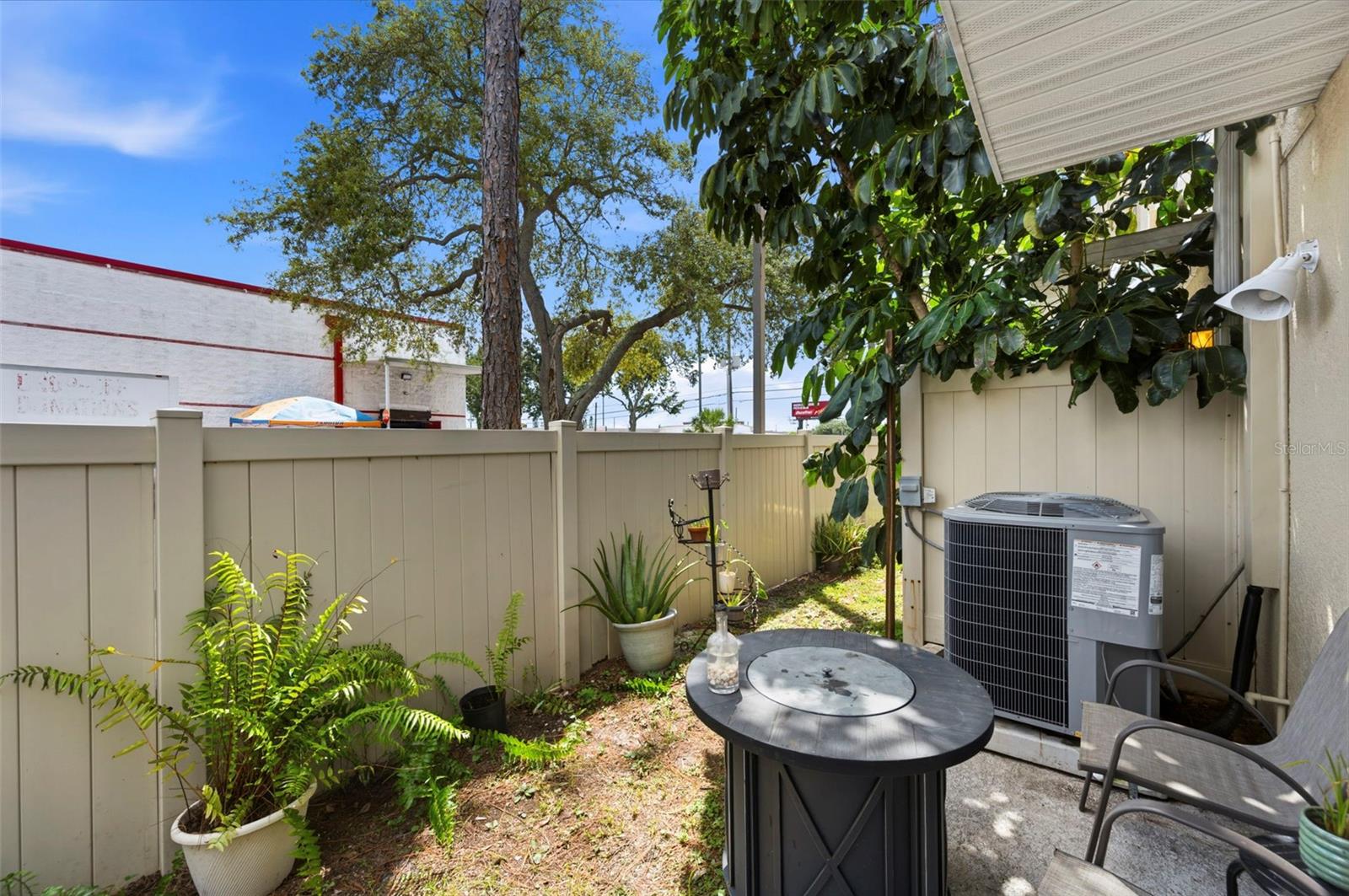 2011 Sea Front Ct Property Photo 24
