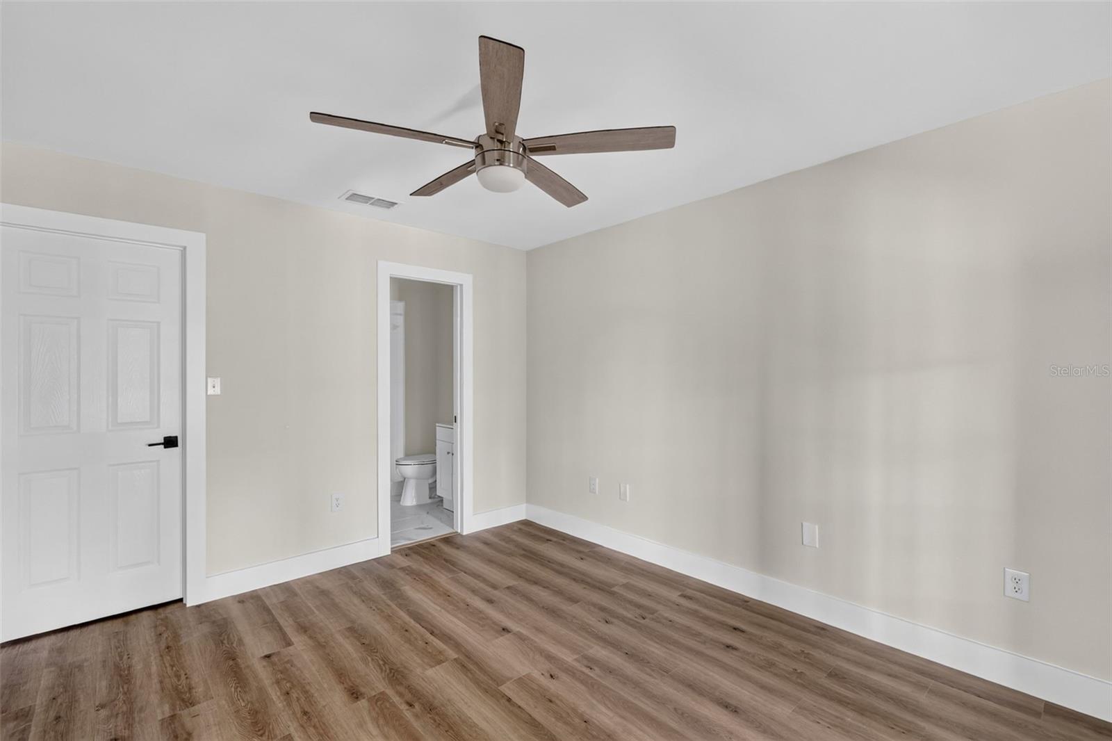 4 Cove Ln Property Photo 12