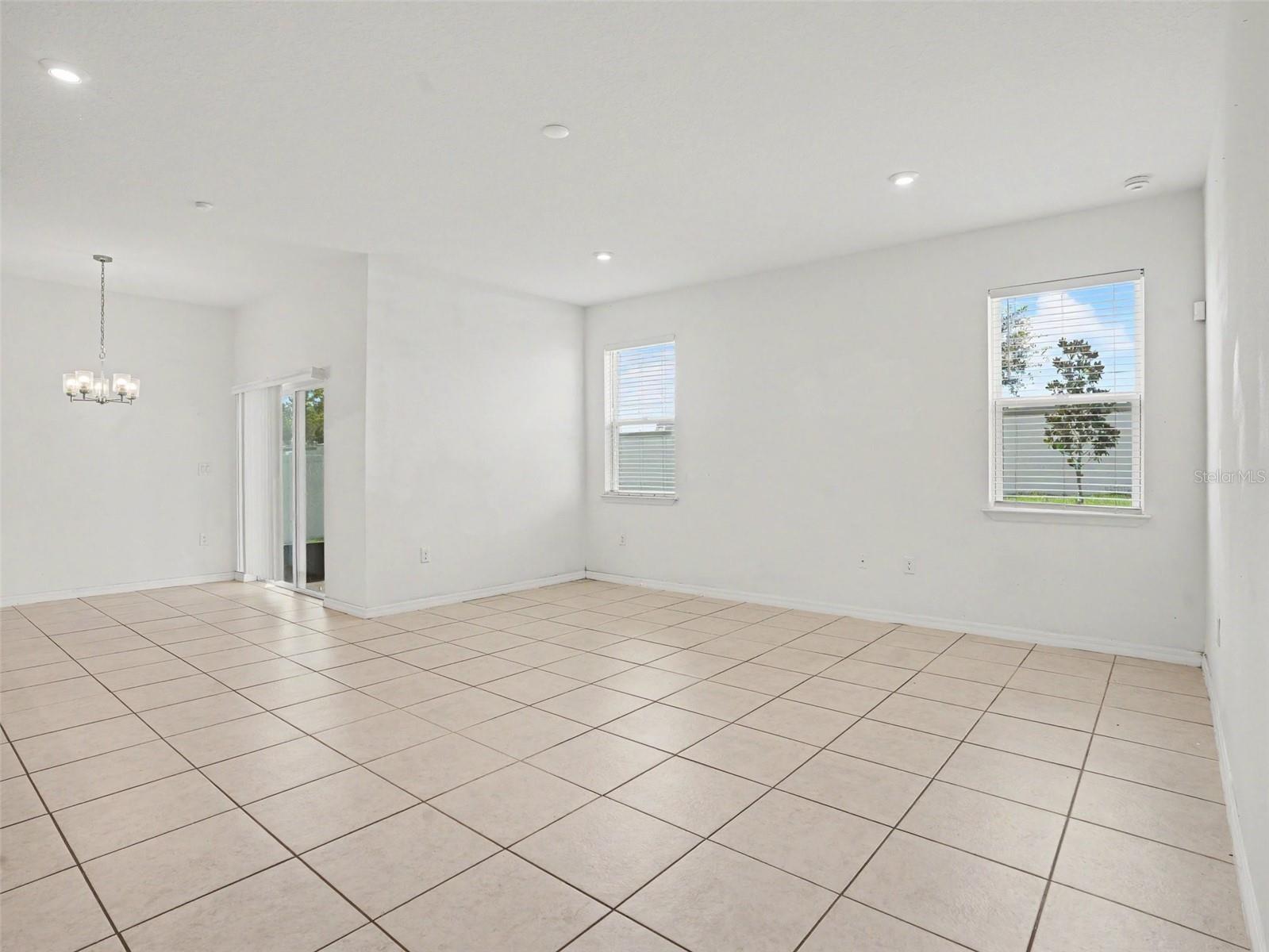1080 Patriot Loop Property Photo 4