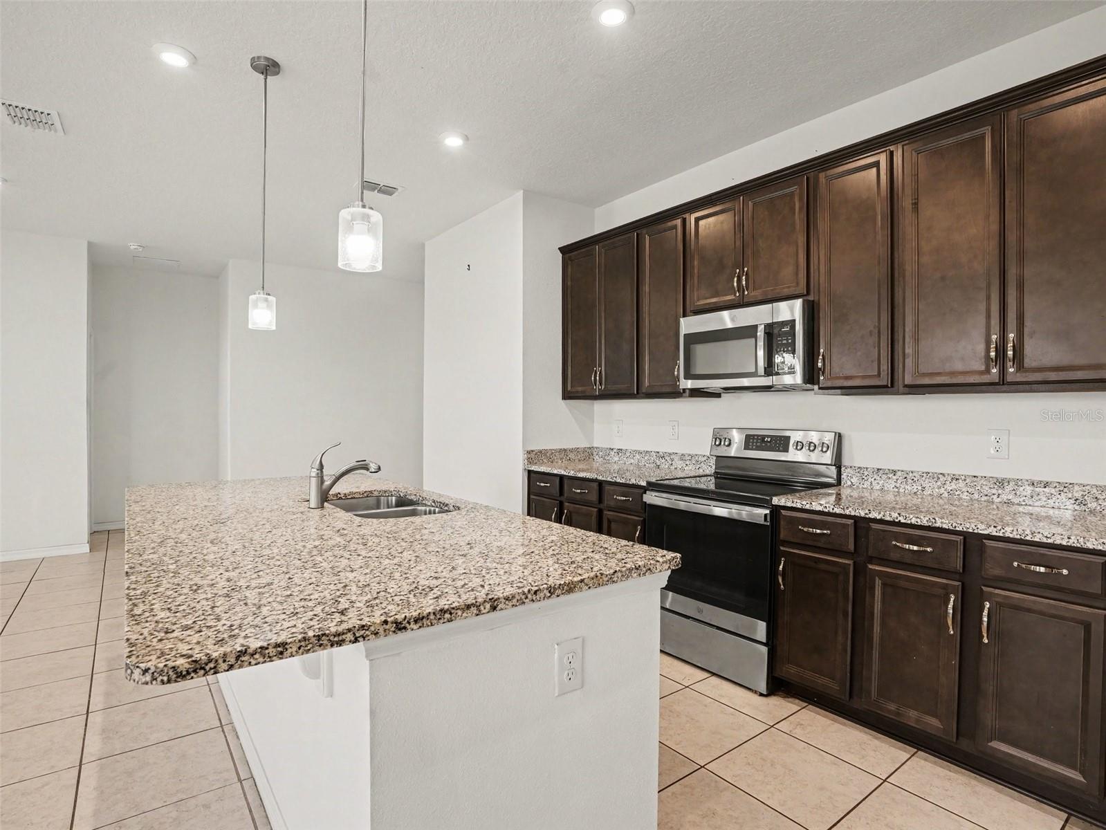 1080 Patriot Loop Property Photo 7
