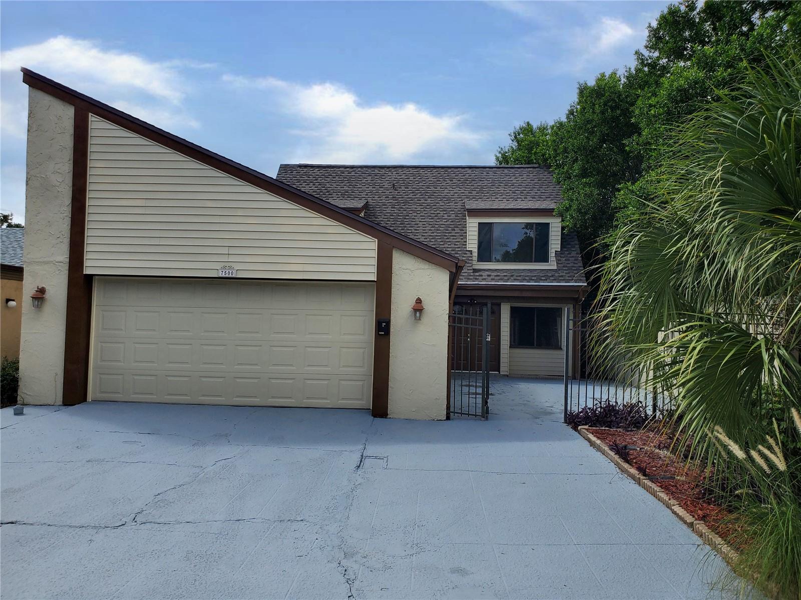 7500 Rocky Point Dr Property Photo 1