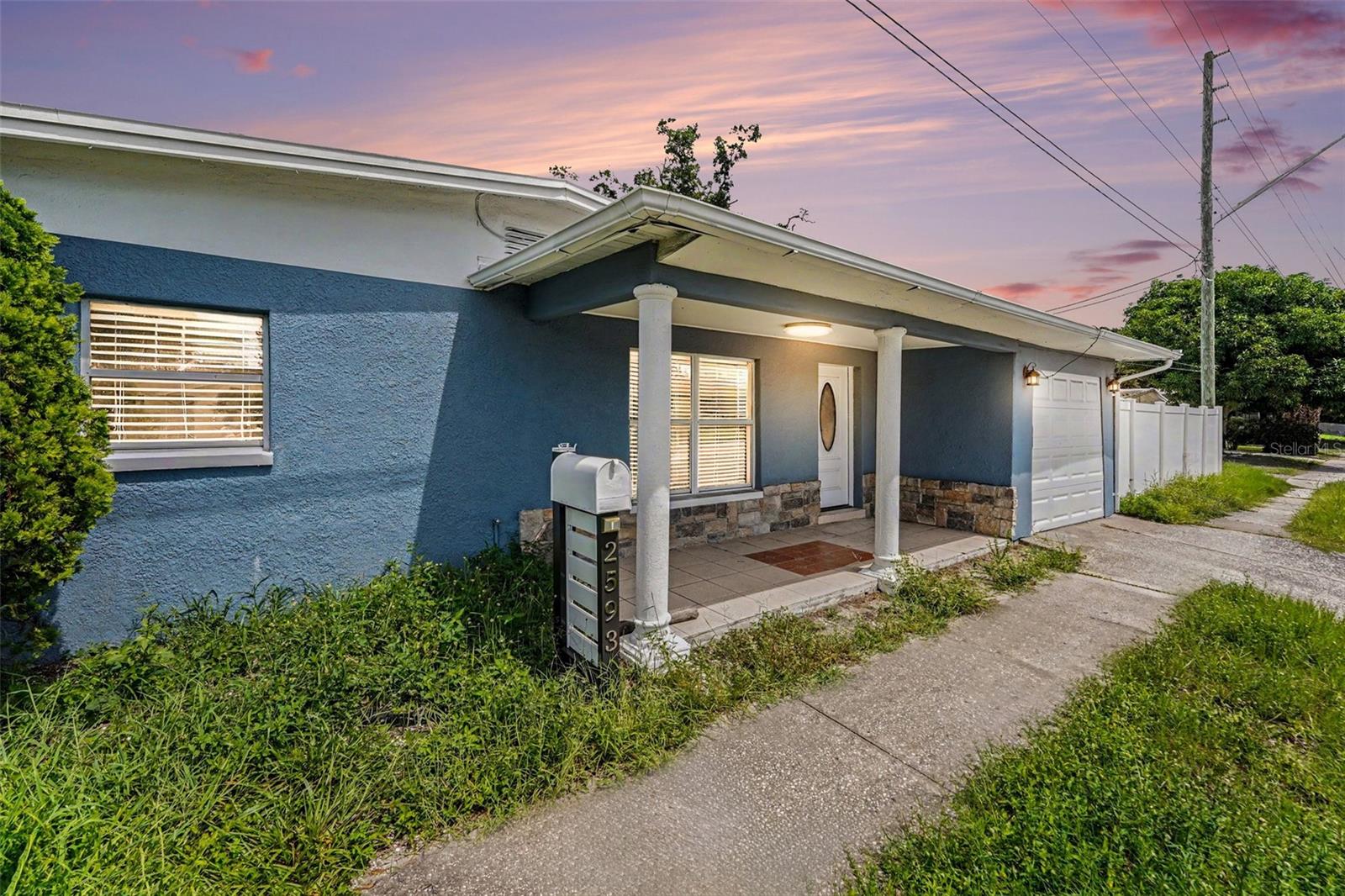 2593 38TH AVE N #B Property Photo 1