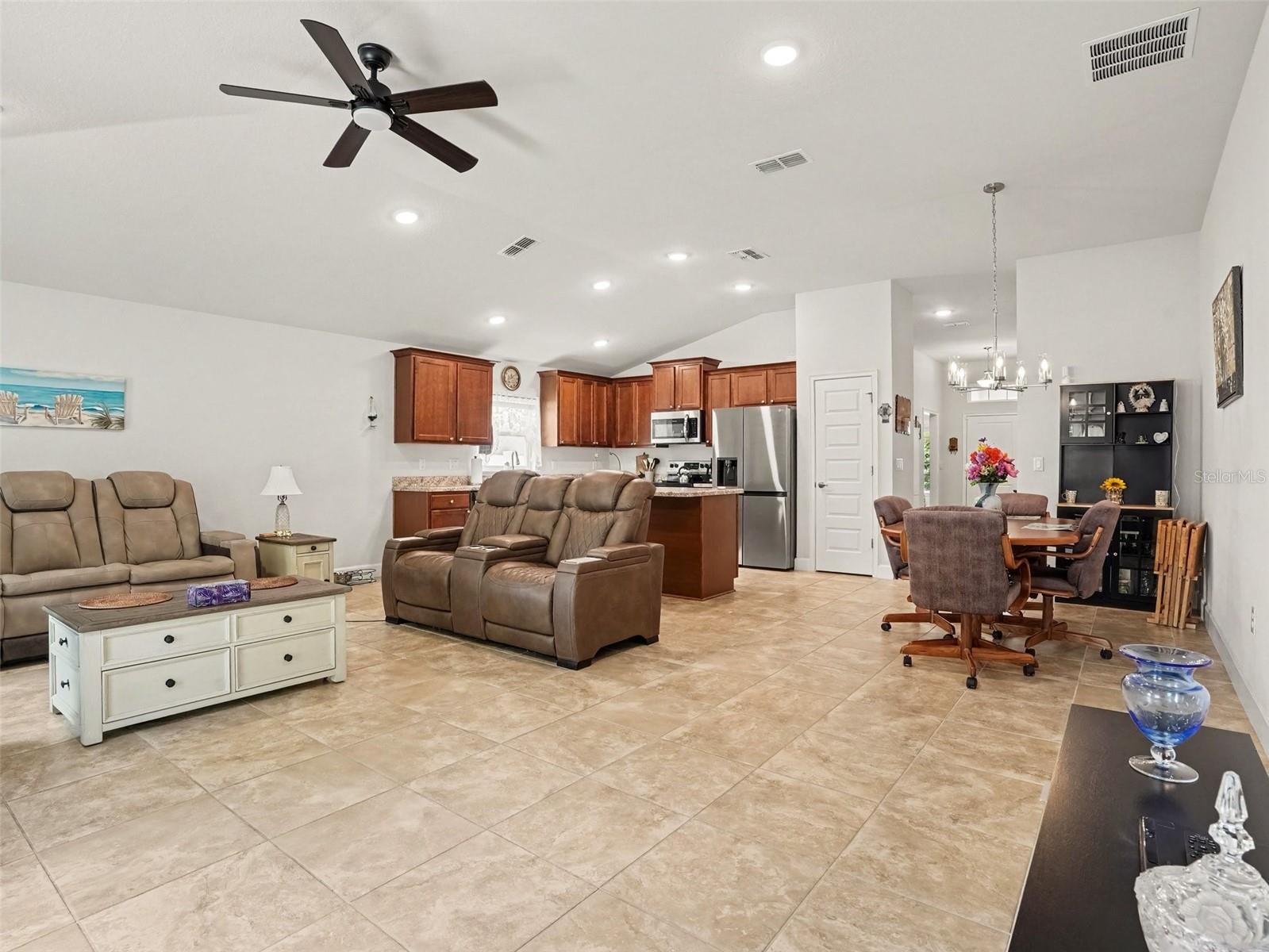 256 Krenson Bay Loop Property Photo 7
