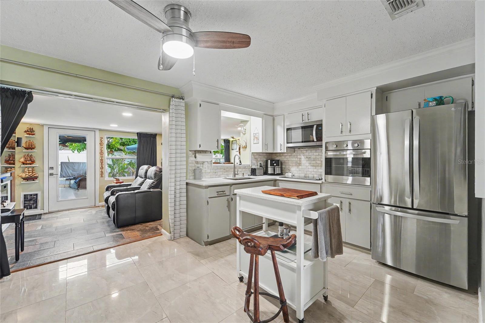 1779 Avon Ln Property Photo 4