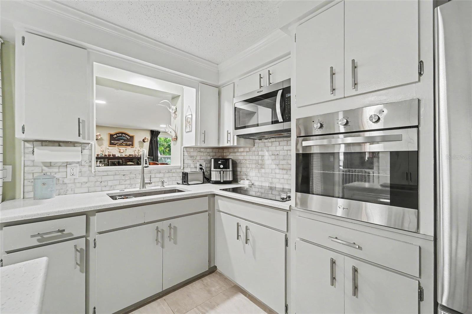 1779 Avon Ln Property Photo 8