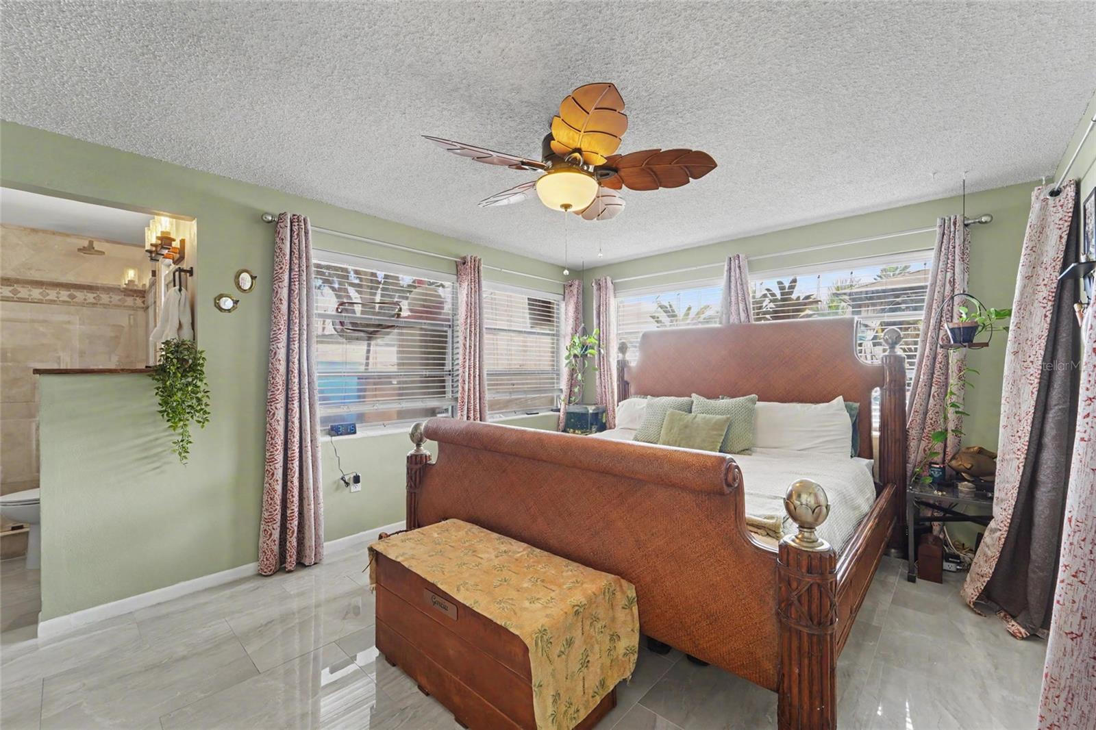 1779 Avon Ln Property Photo 9