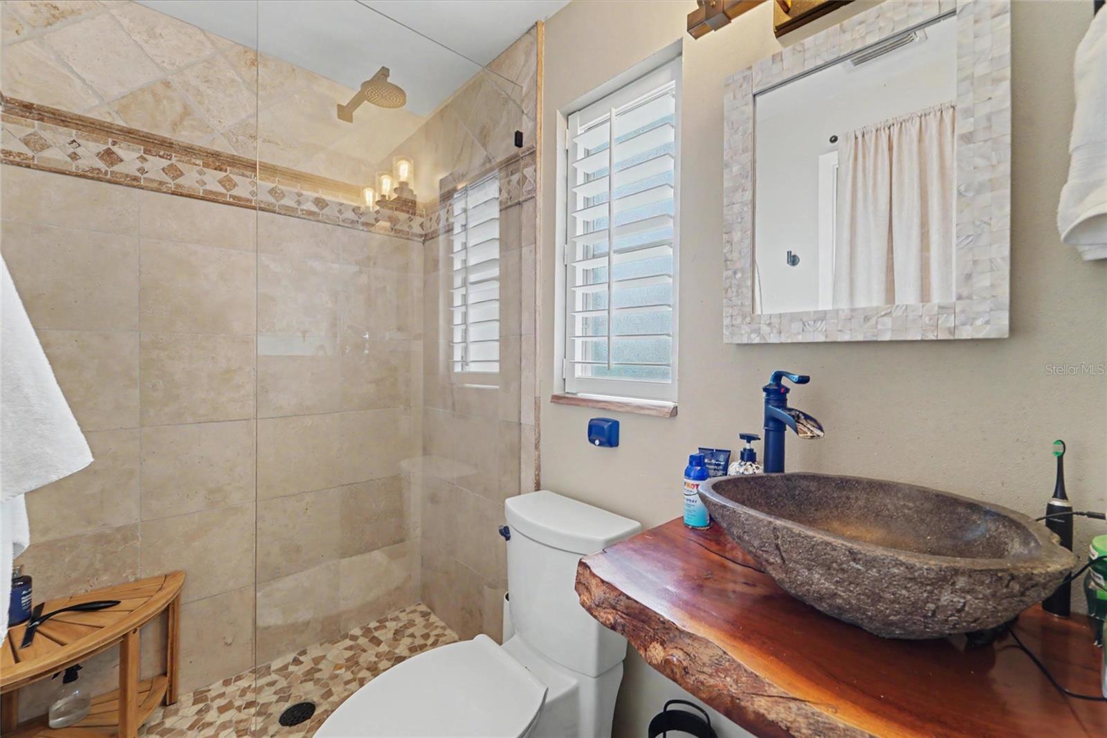 1779 Avon Ln Property Photo 10