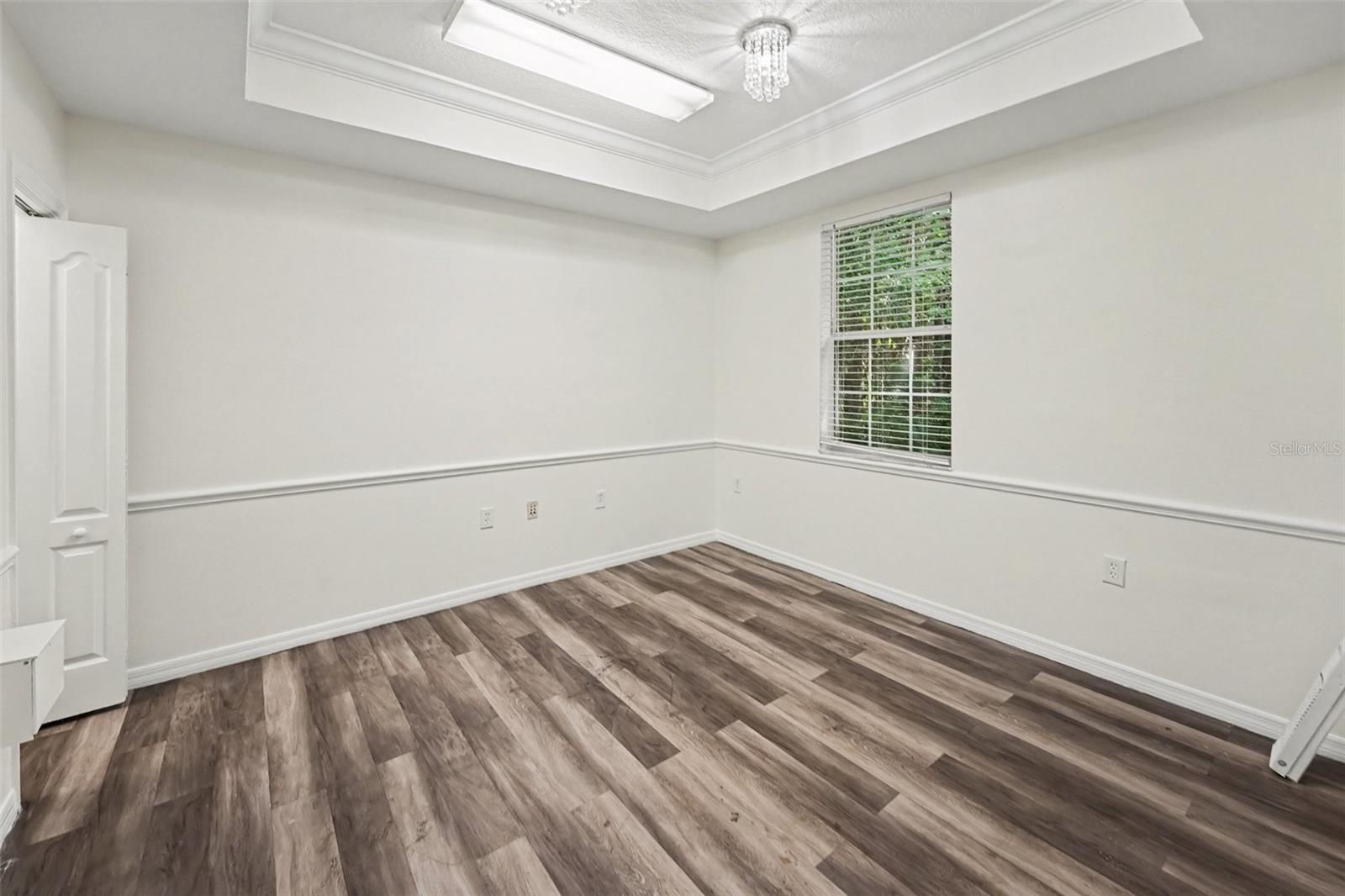 10943 Countryway Blvd Property Photo 7
