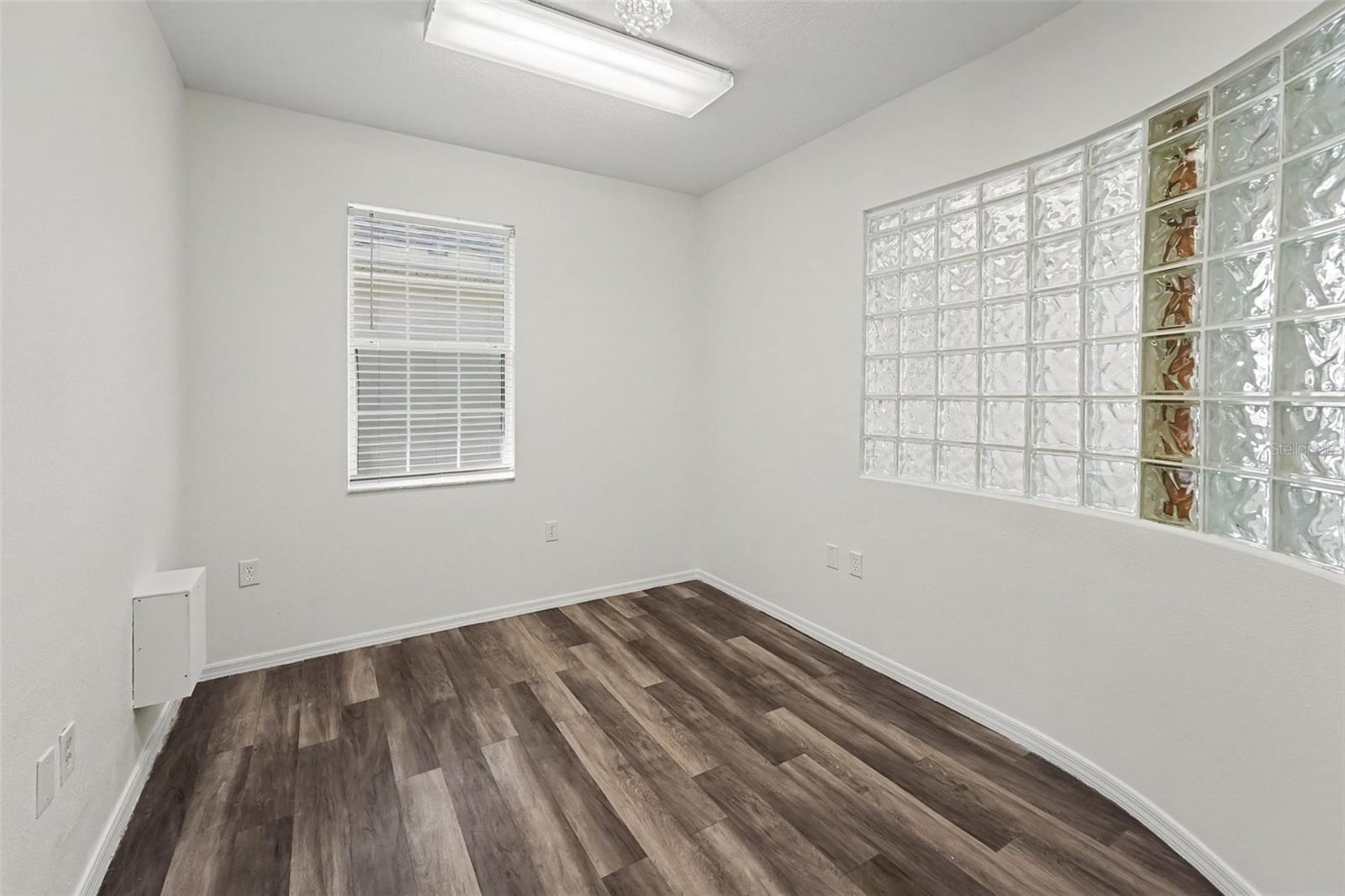 10943 Countryway Blvd Property Photo 13