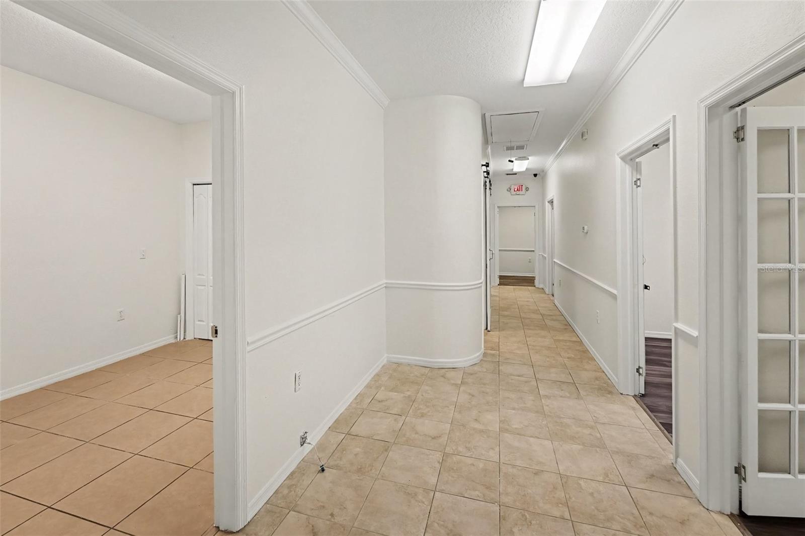10943 Countryway Blvd Property Photo 21