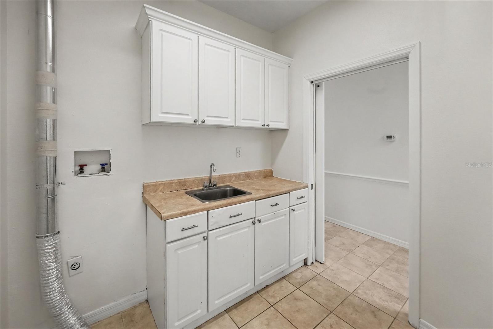 10943 Countryway Blvd Property Photo 22