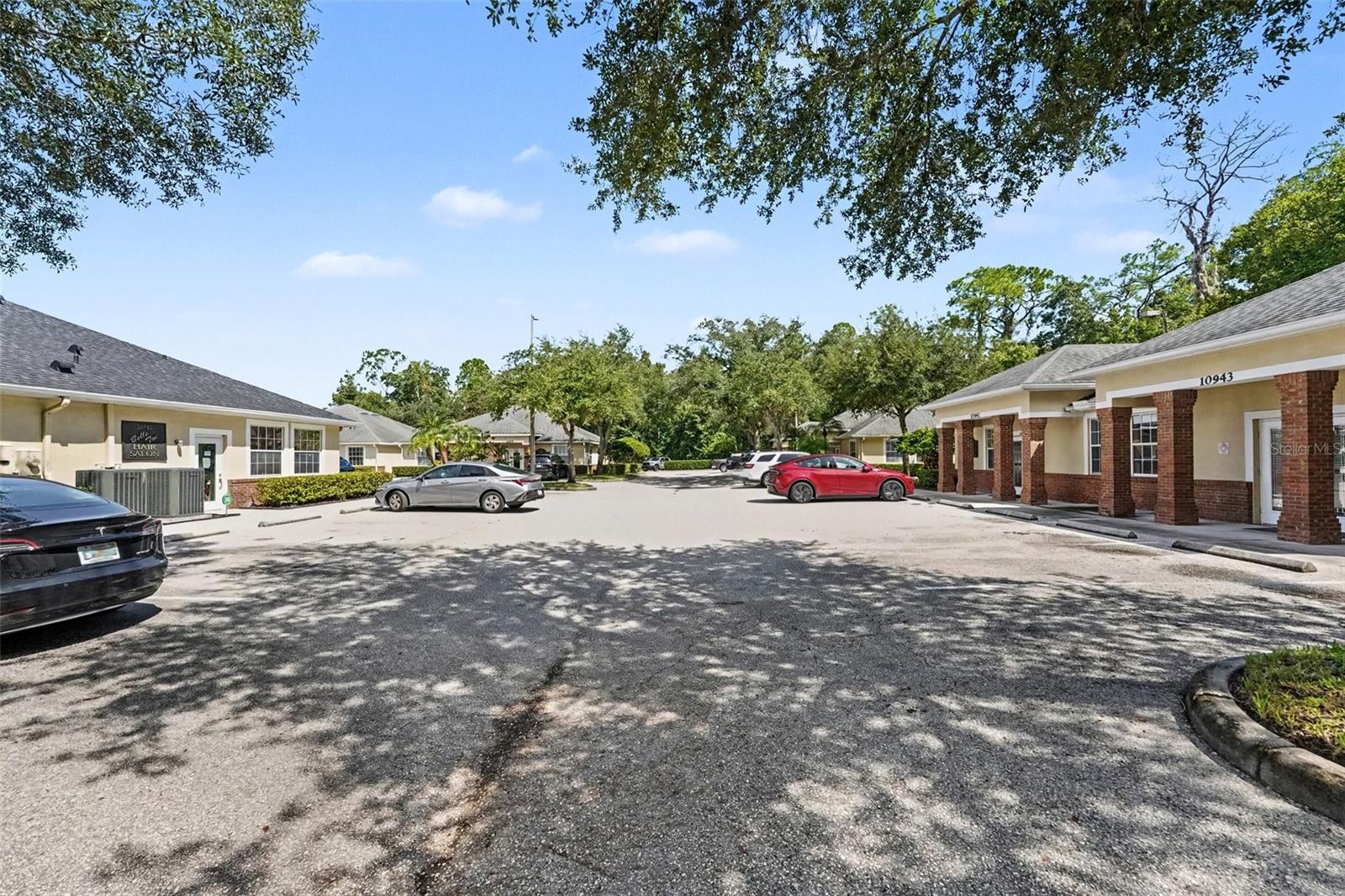 10943 Countryway Blvd Property Photo 26