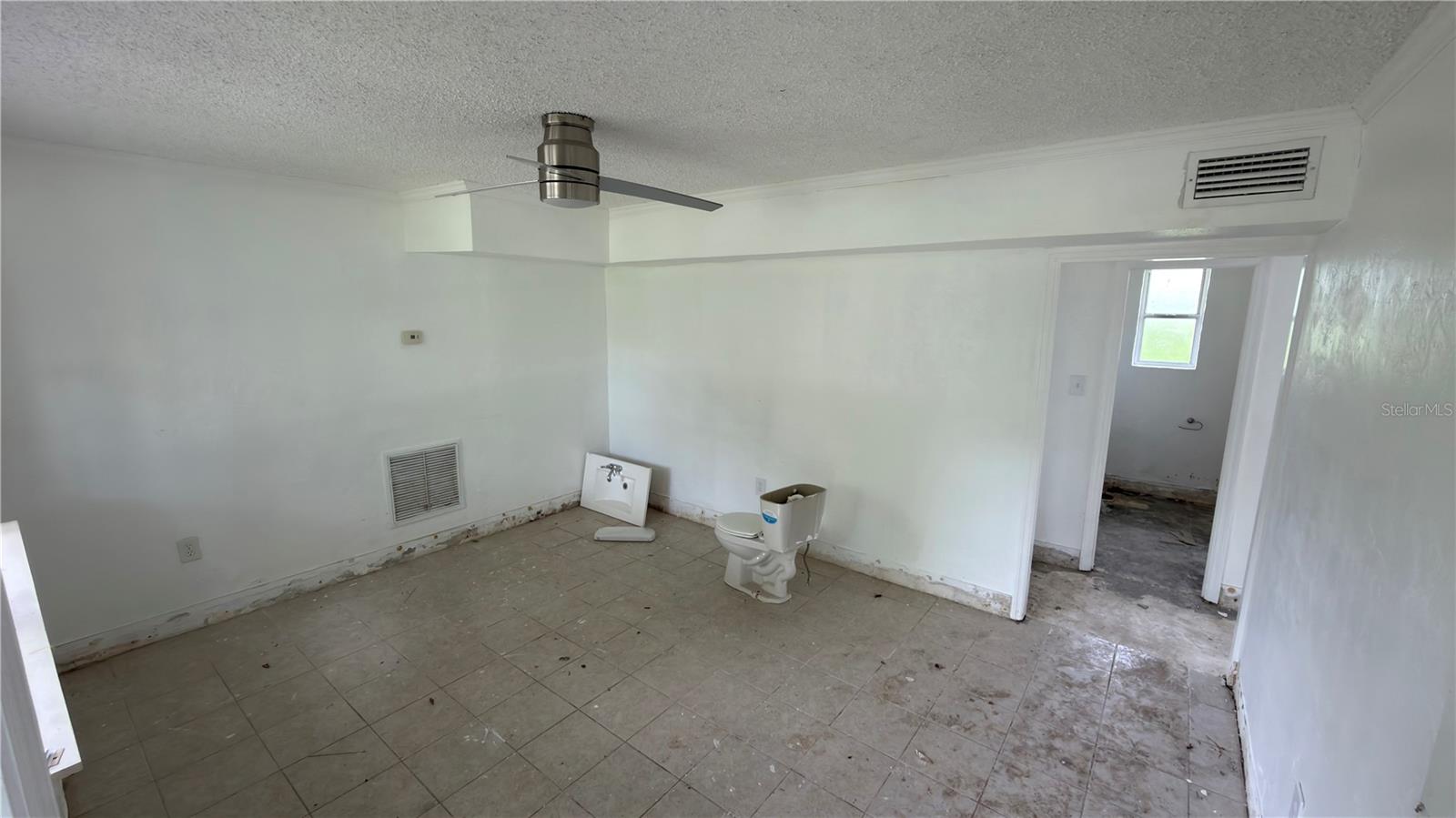 414 Jefferson Ave Property Photo 4