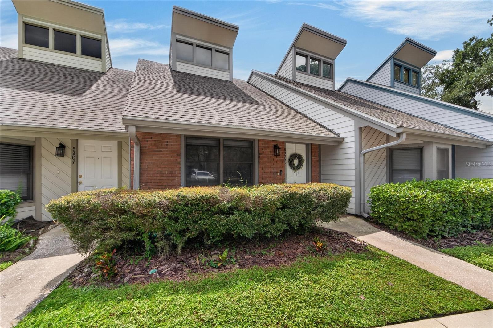 5205 Oak Charter Ct Property Photo 3