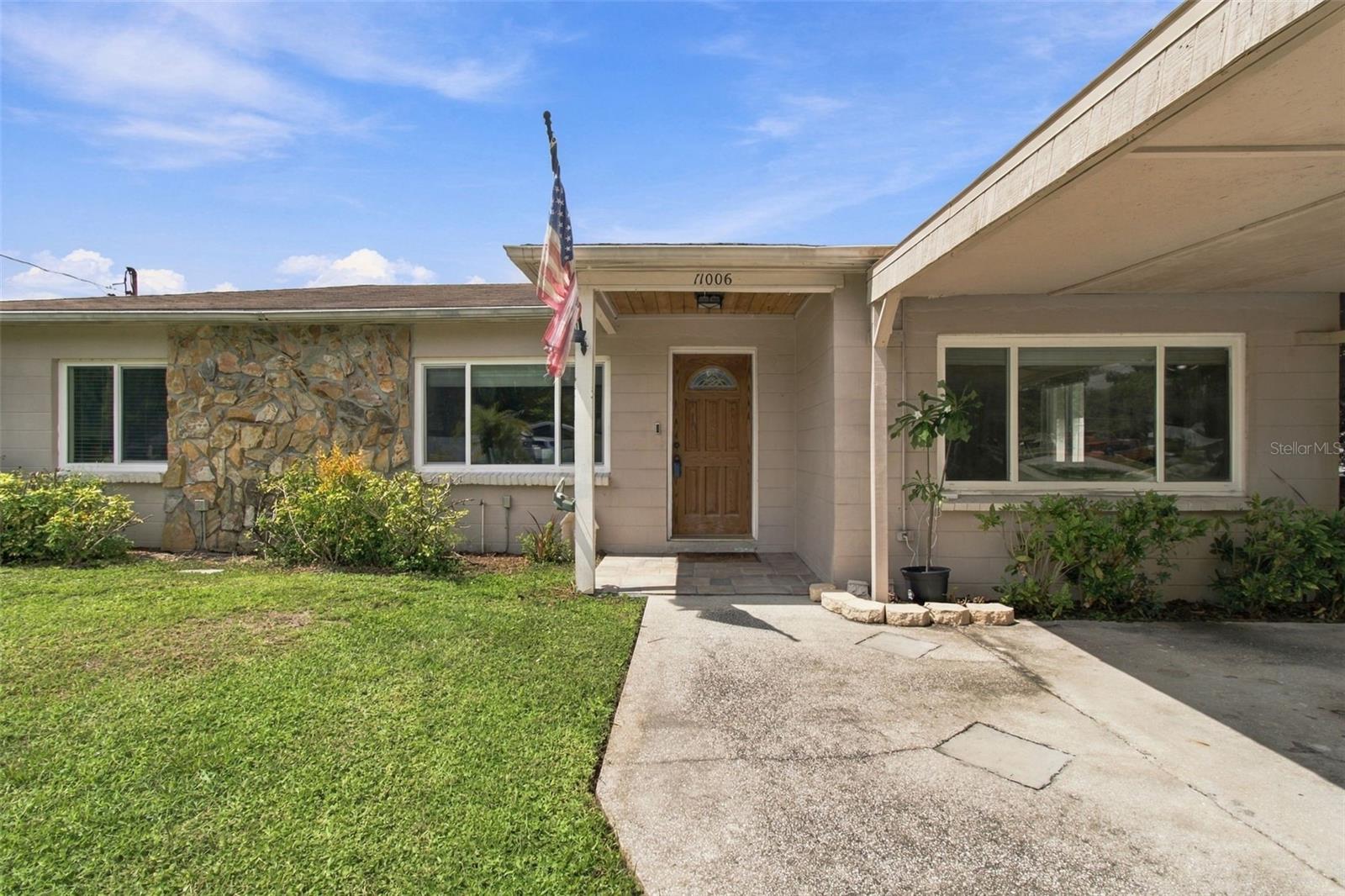 11006 N Oakleaf Ave Property Photo 3