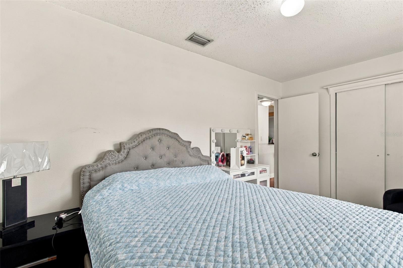 11006 N Oakleaf Ave Property Photo 20