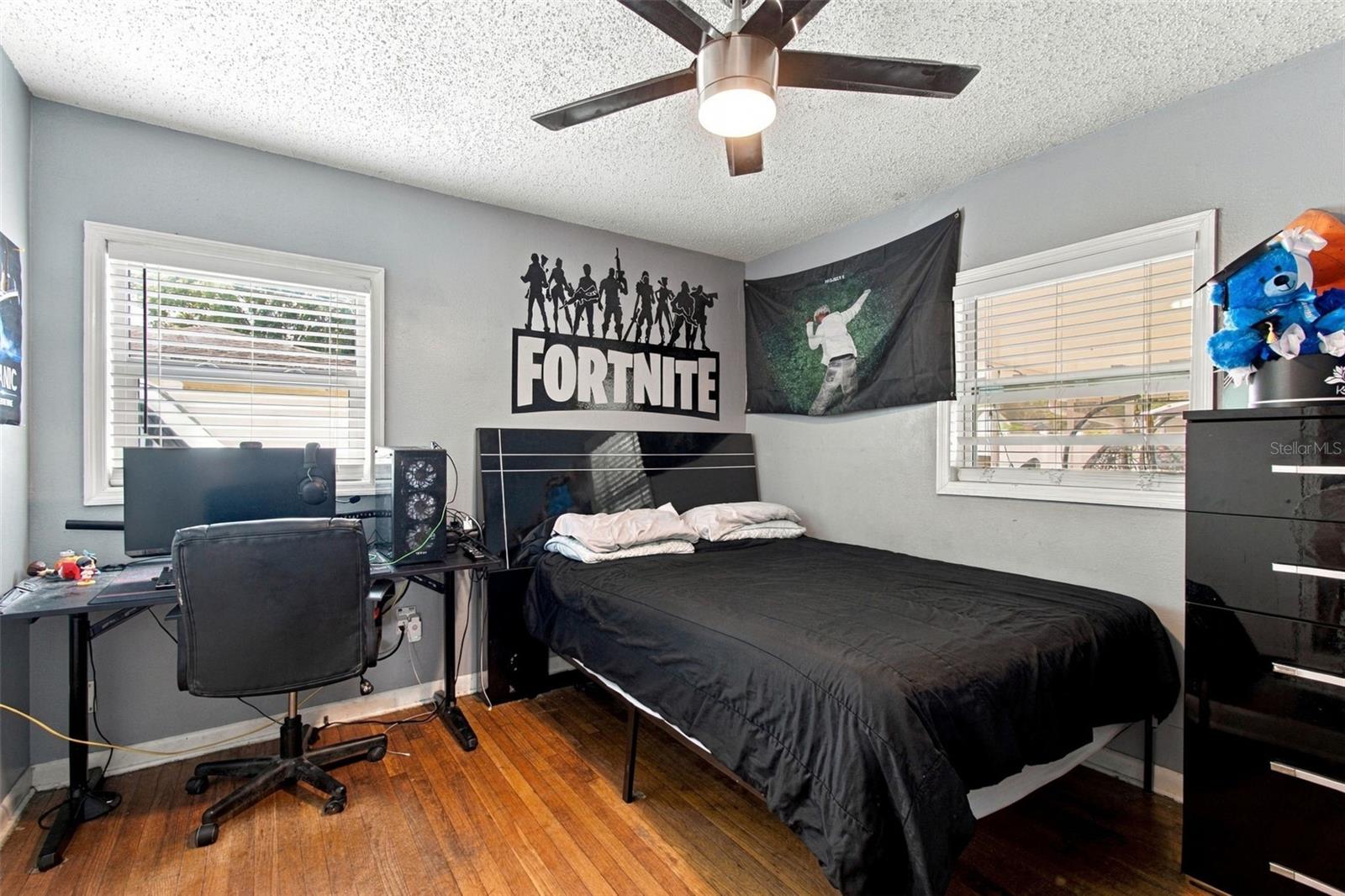 11006 N Oakleaf Ave Property Photo 22