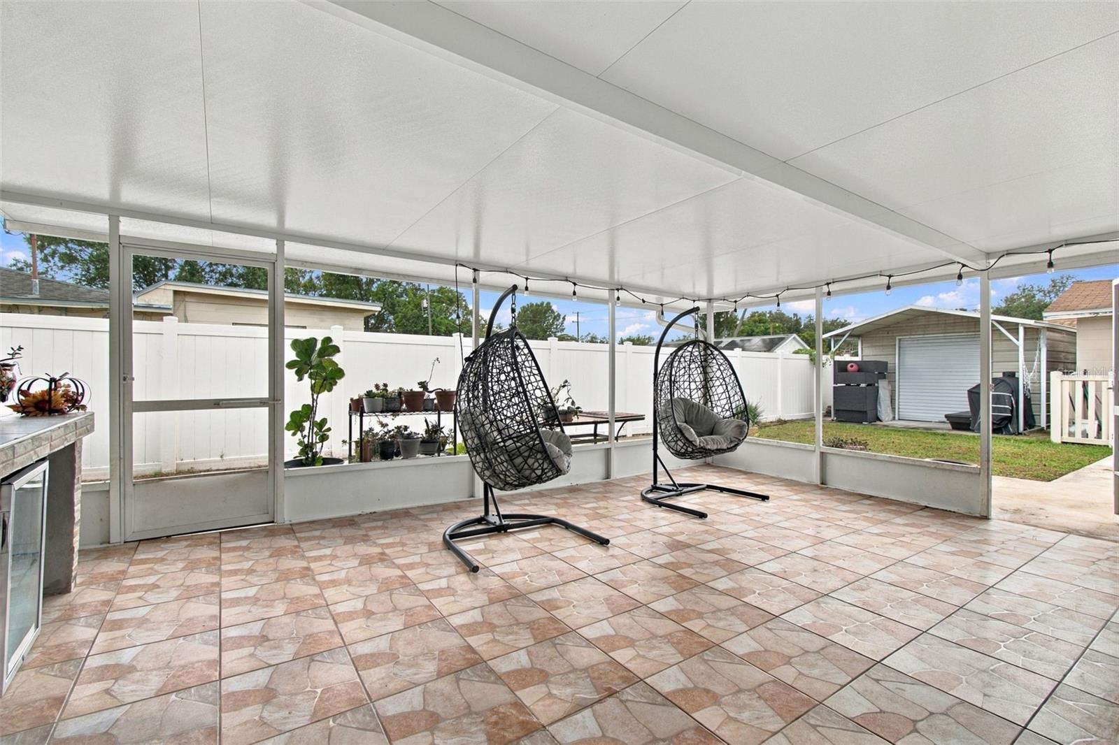 11006 N Oakleaf Ave Property Photo 25