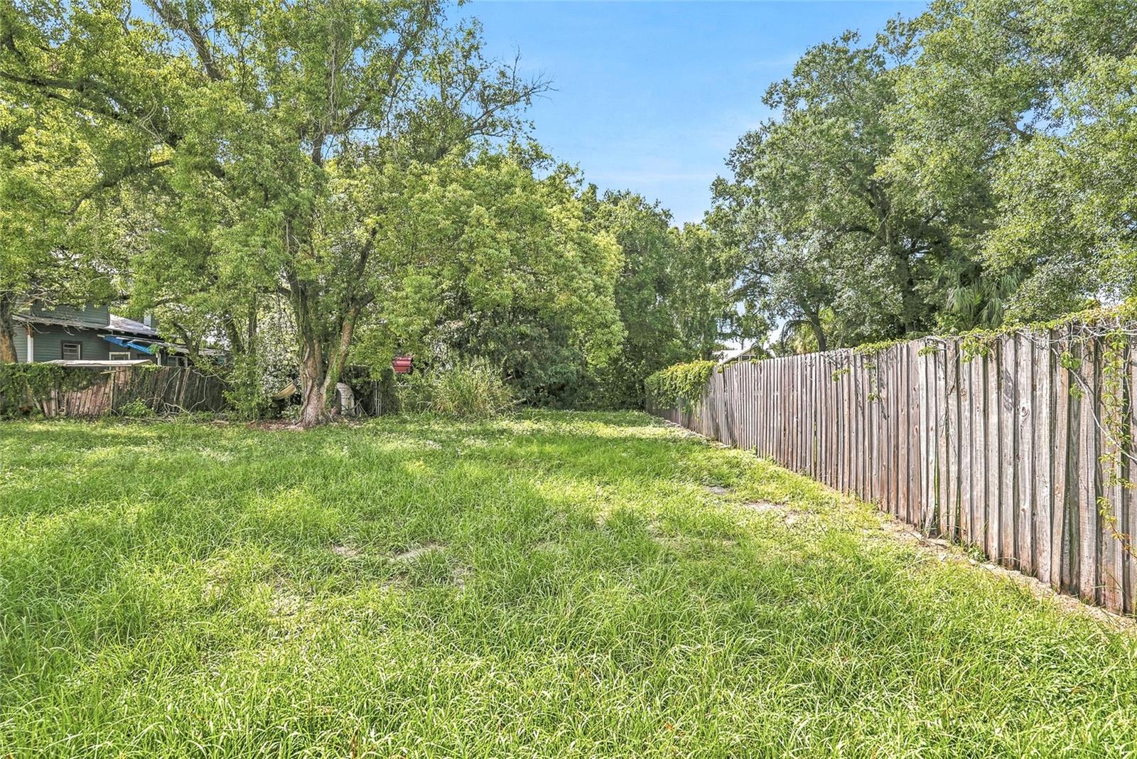 2904 N Elmore Ave Property Photo 4